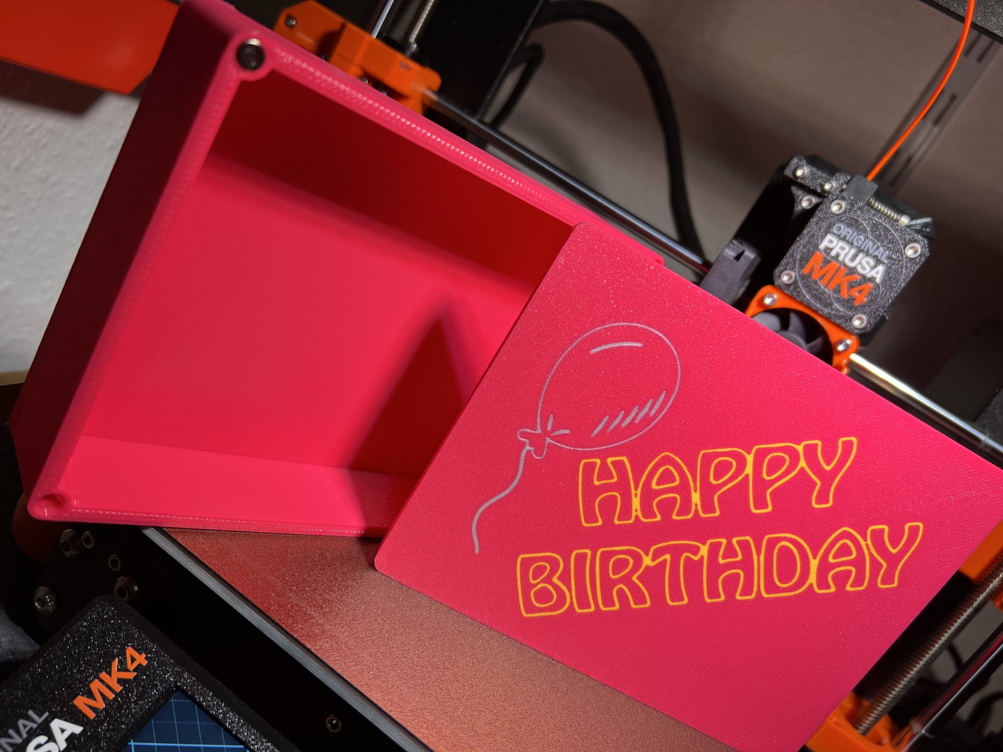 Hộp quà sinh nhật đơn giản với nam châm