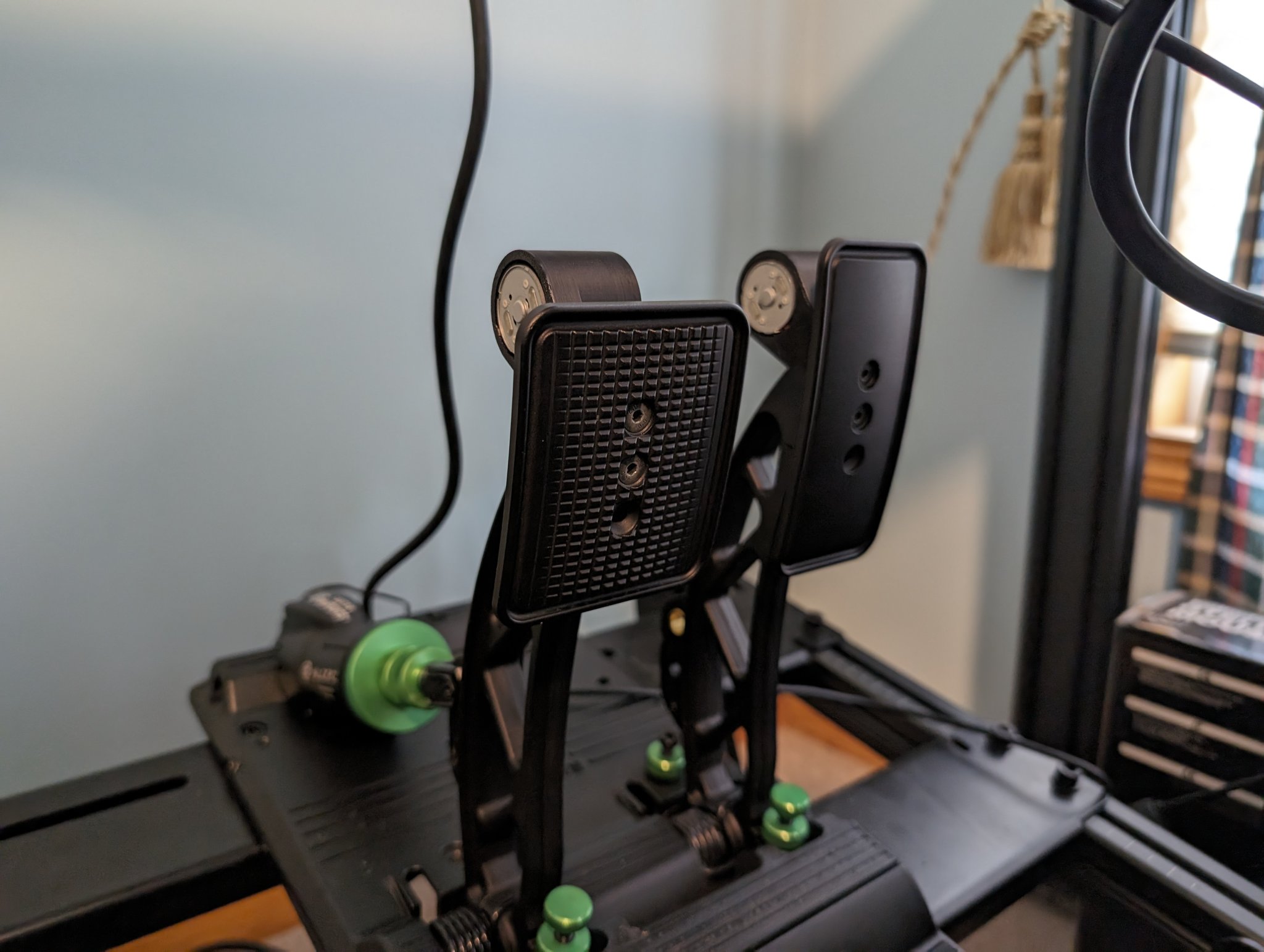 Giá đỡ động cơ rung kiểu Xbox cho bàn đạp Asetek La Prima