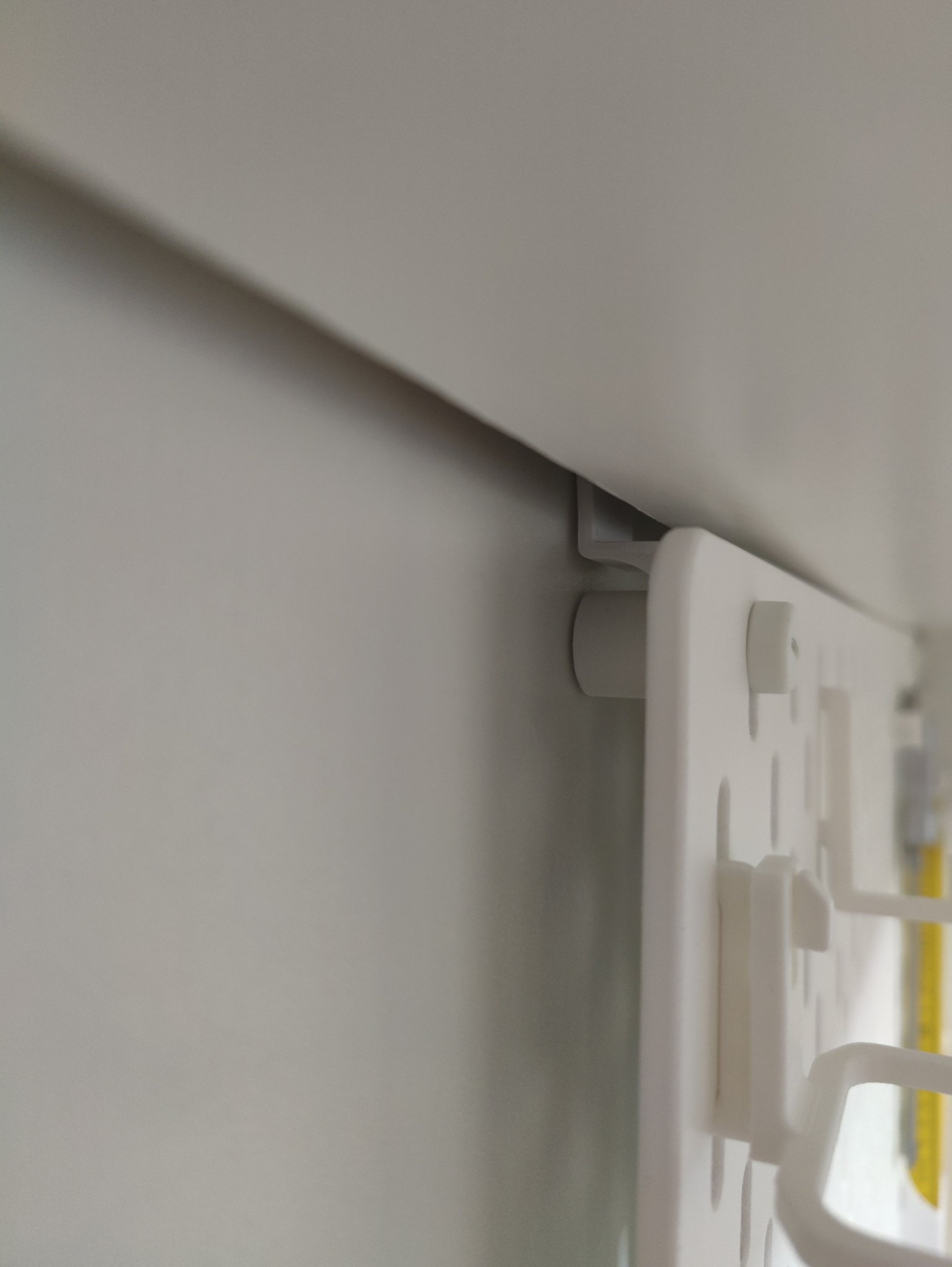 Giá đỡ gắn bảng Skadis vào tủ Ikea Pax