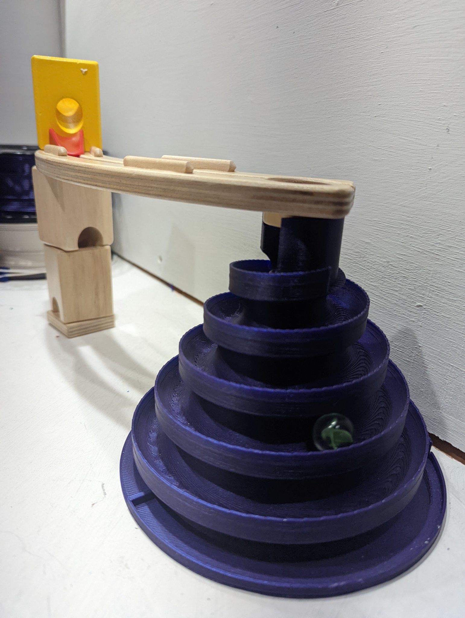 Tháp xoắn marble run độc lập