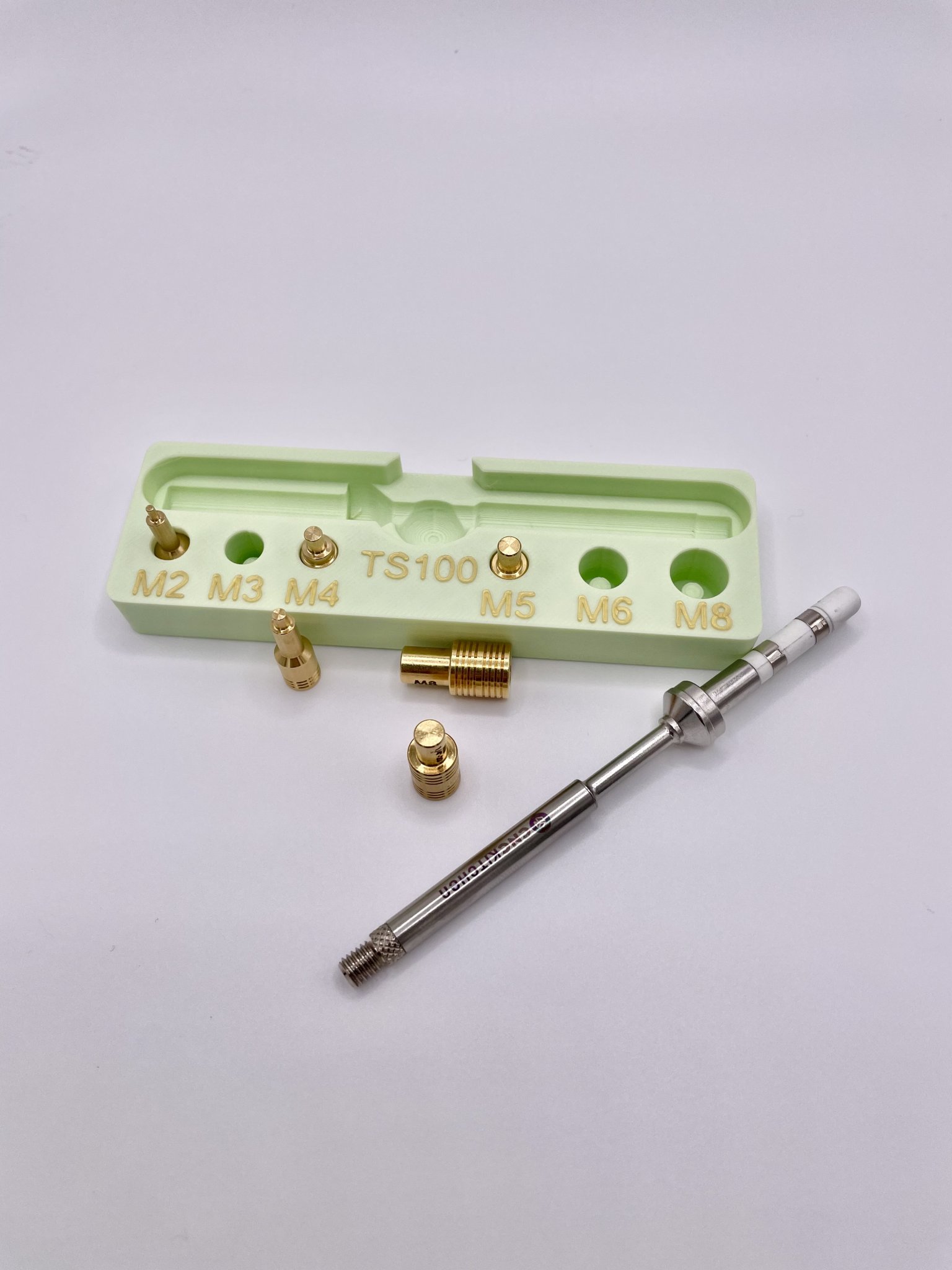 Giá đỡ lưu trữ đầu hàn và chèn ren TS100