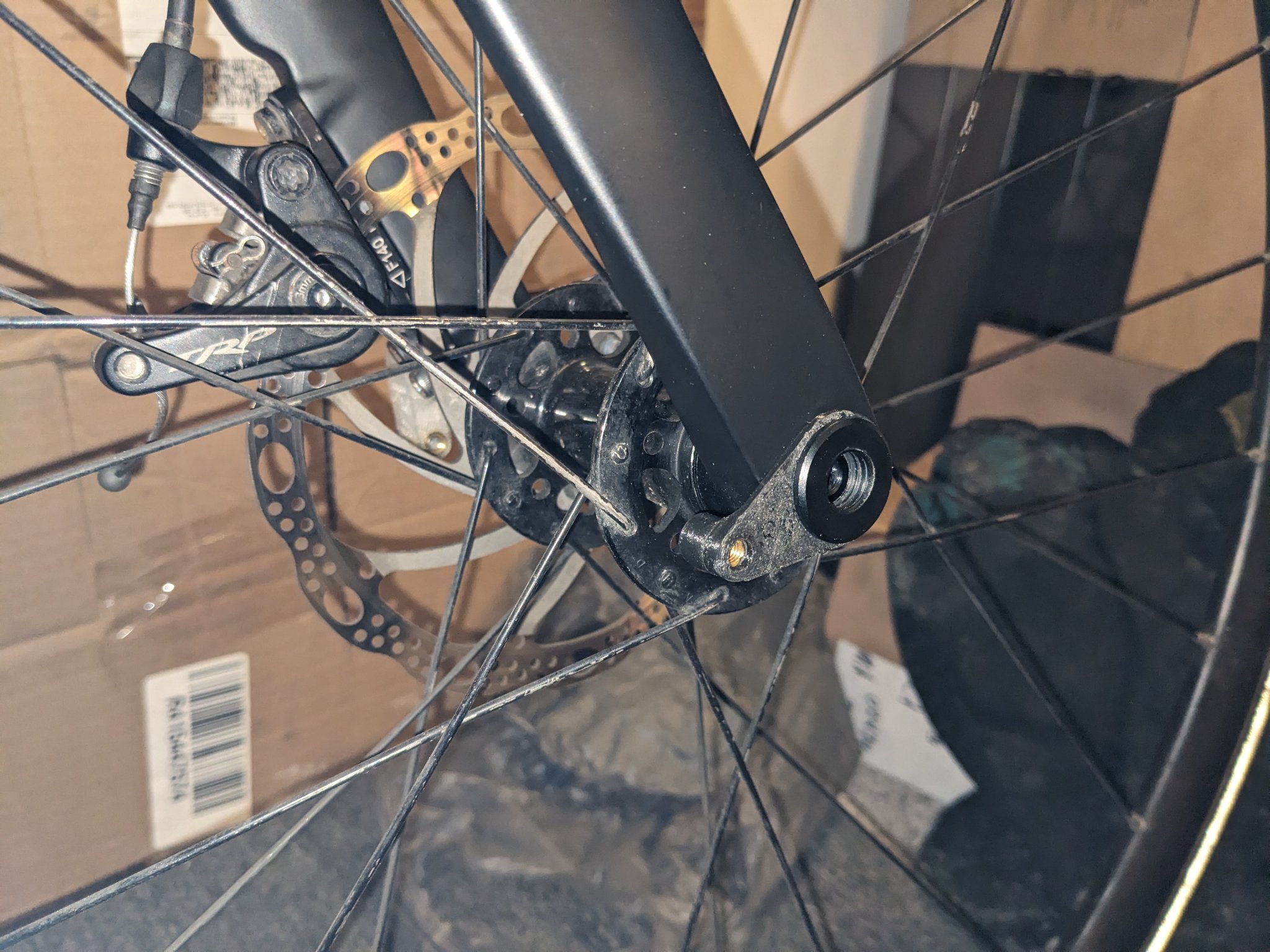 Giá đỡ chắn bùn cho phuộc trục xuyên