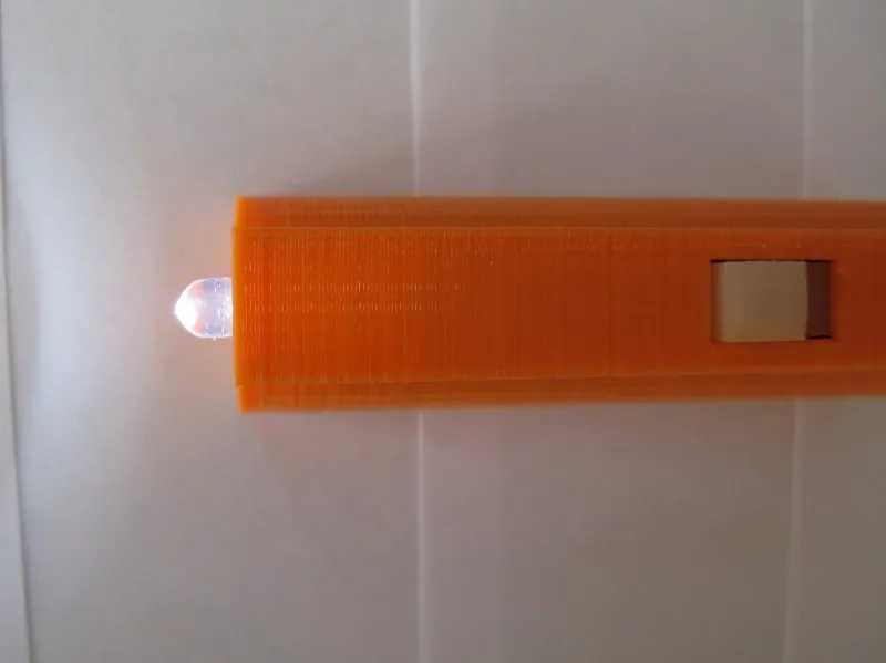 Vỏ đèn LED Circuitsonline KifKit V2 với công tắc trượt