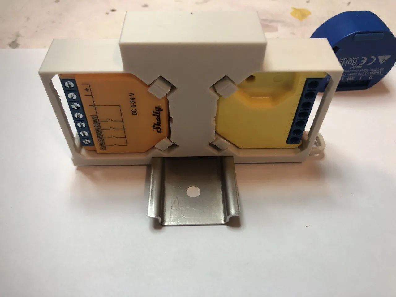 Giá đỡ shelly đôi cho mô-đun din đơn