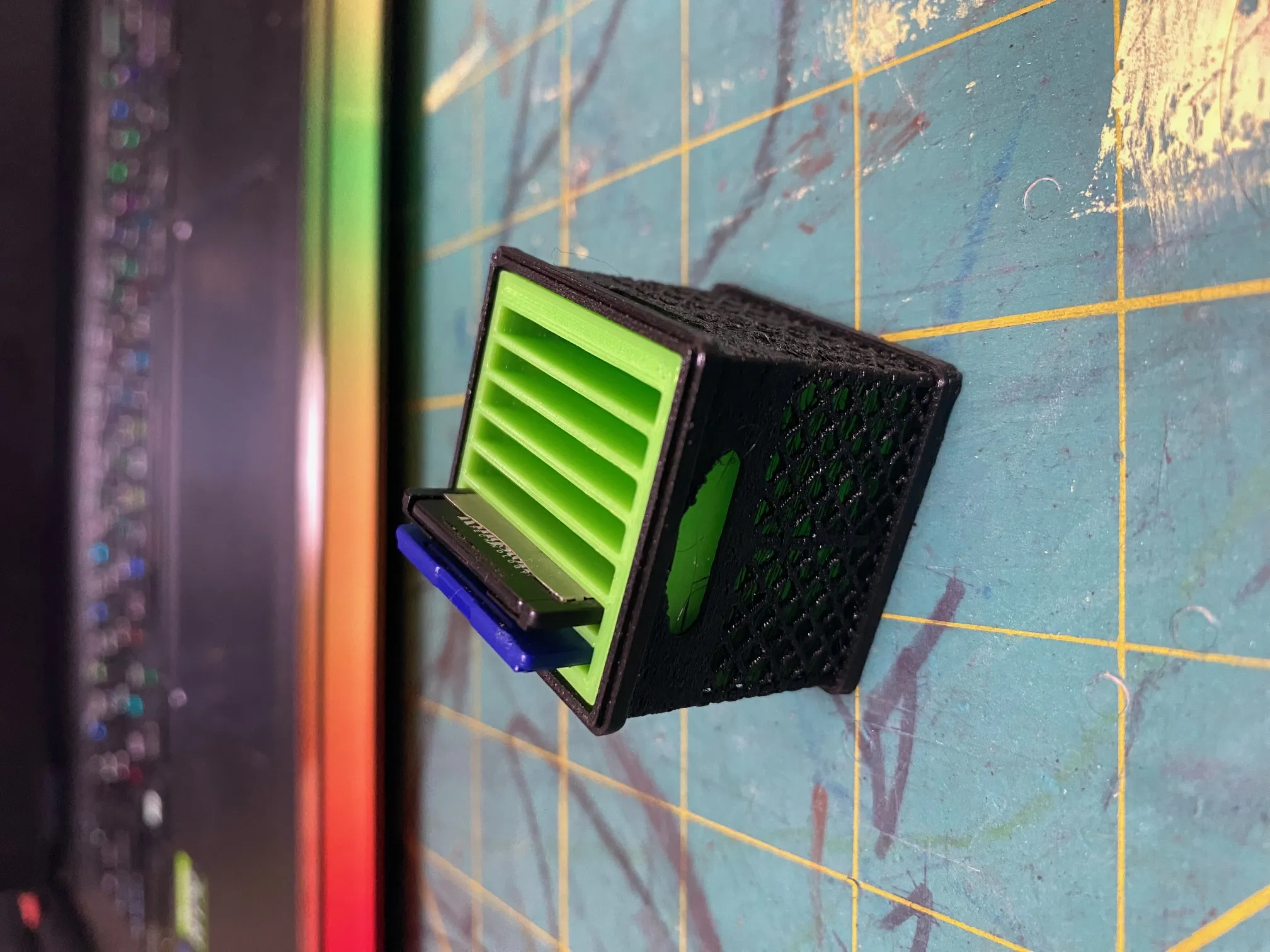 Giá đỡ thẻ nhớ SD/Micro SD hình thùng sữa