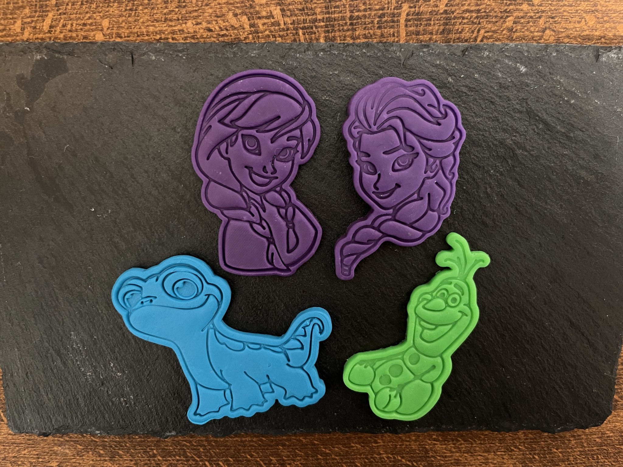 Khuôn Cắt Bánh Quy "Frozen" + Dập