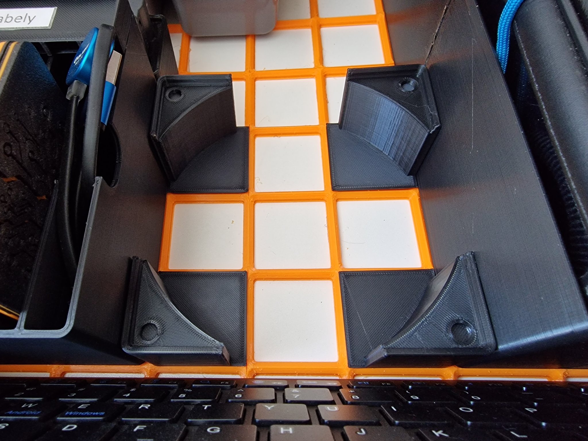 Góc kẹp cho vật tròn trong hệ thống Gridfinity