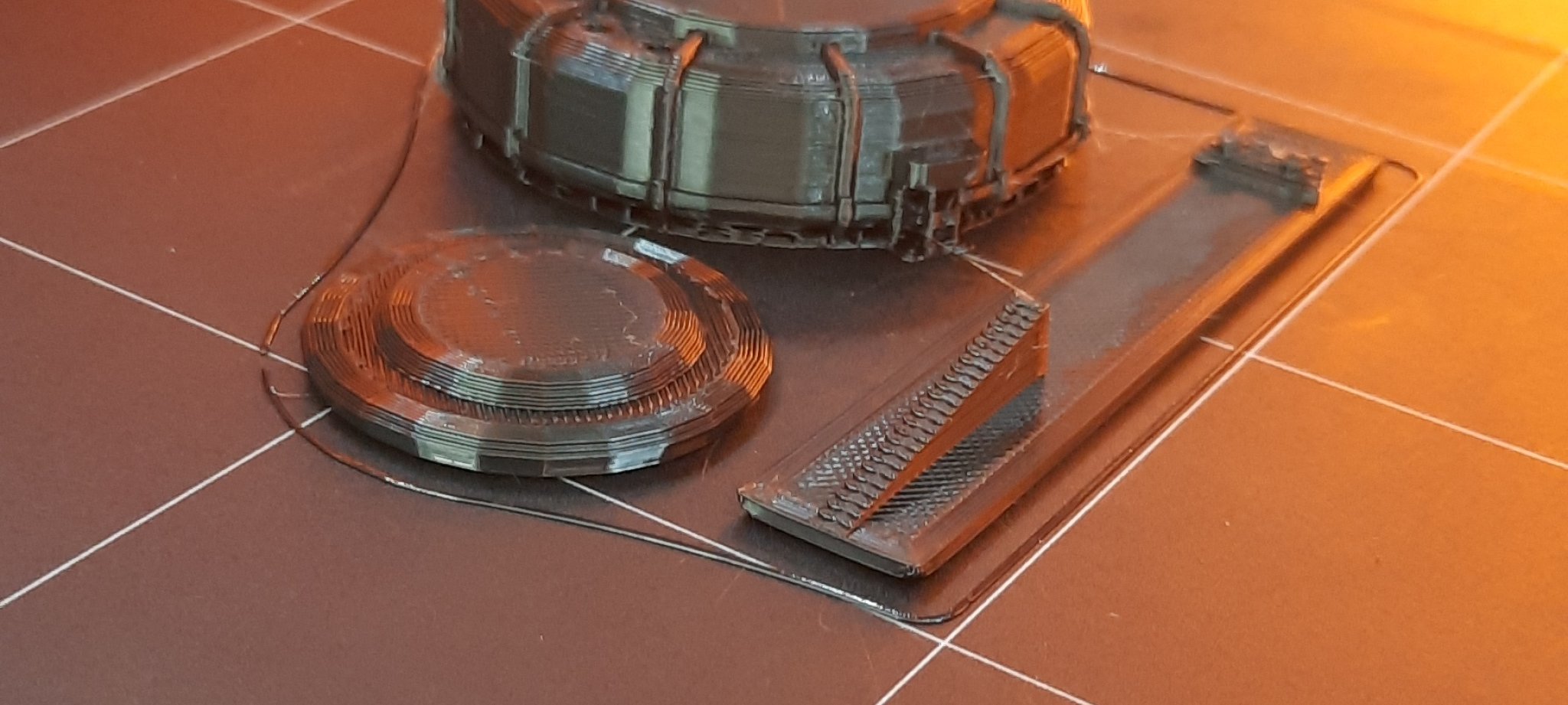 Giá đỡ cửa sáng tạo hình mìn chống người