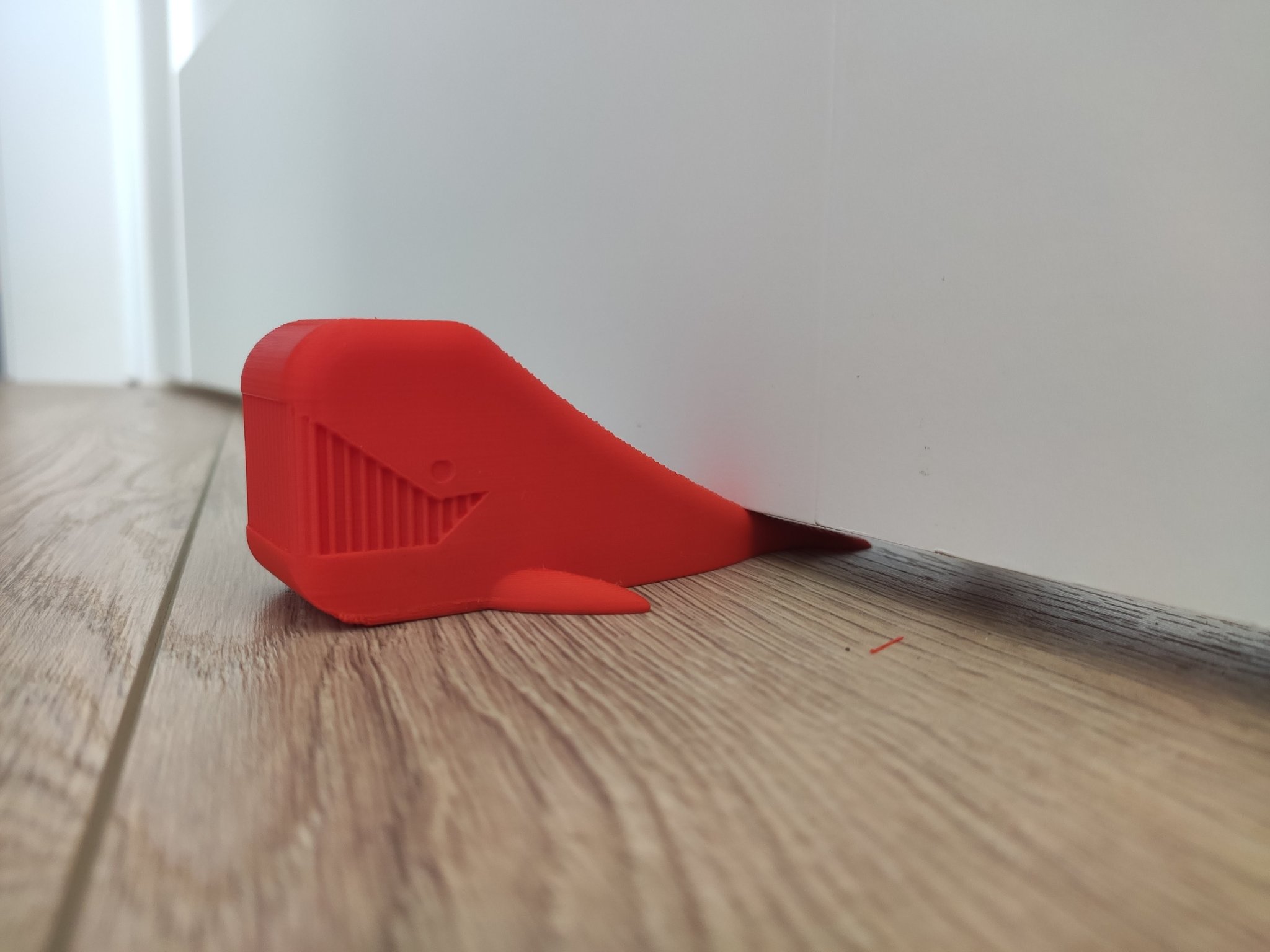 Giá đỡ cửa hình cá voi độc đáo