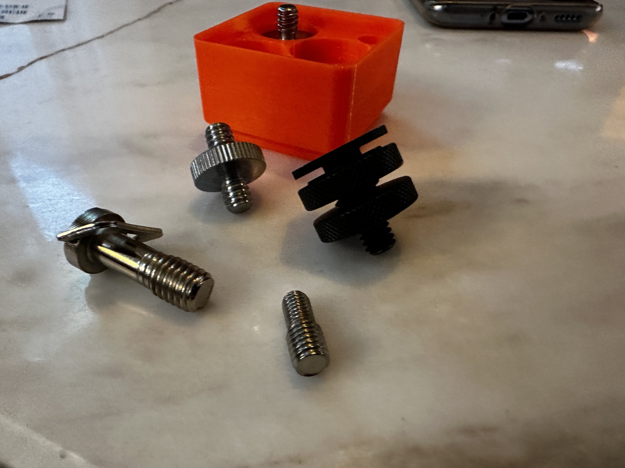 Giá đỡ cho các bộ chuyển đổi tripod nhỏ Gridfinity