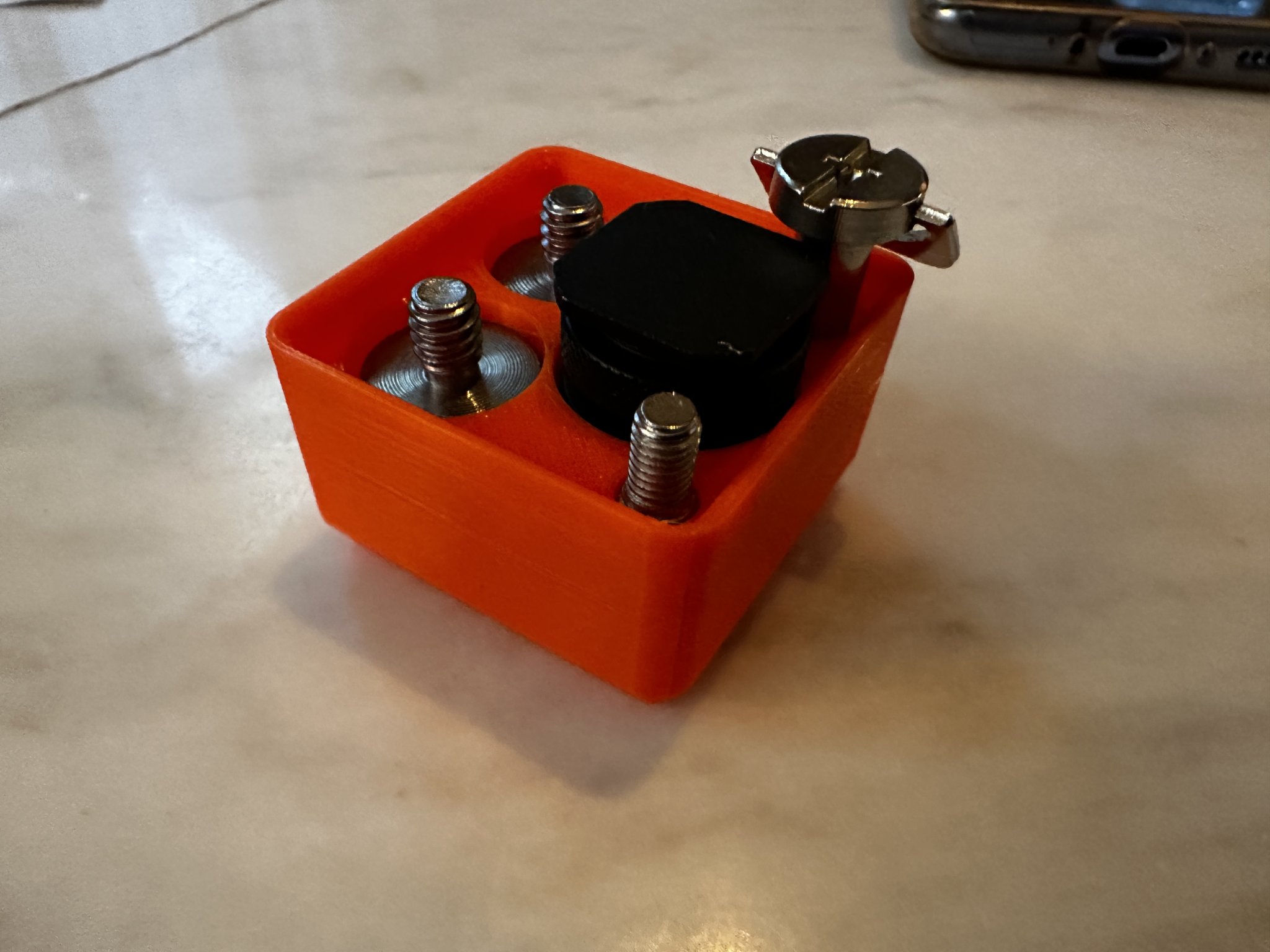 Giá đỡ cho các bộ chuyển đổi tripod nhỏ Gridfinity