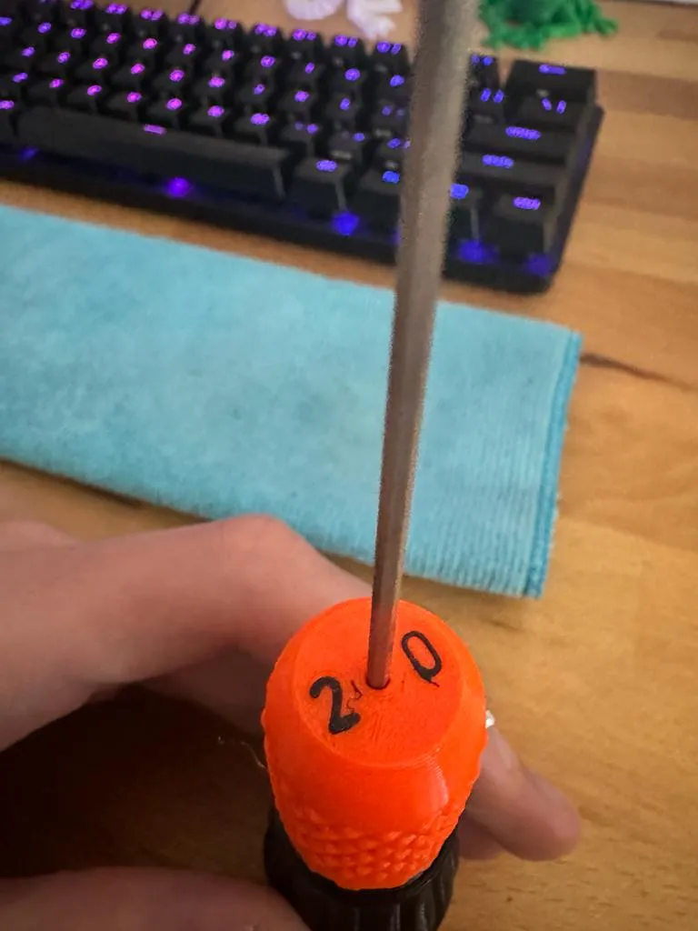 Khóa và nắp hai màu cho tay cầm chìa Allen