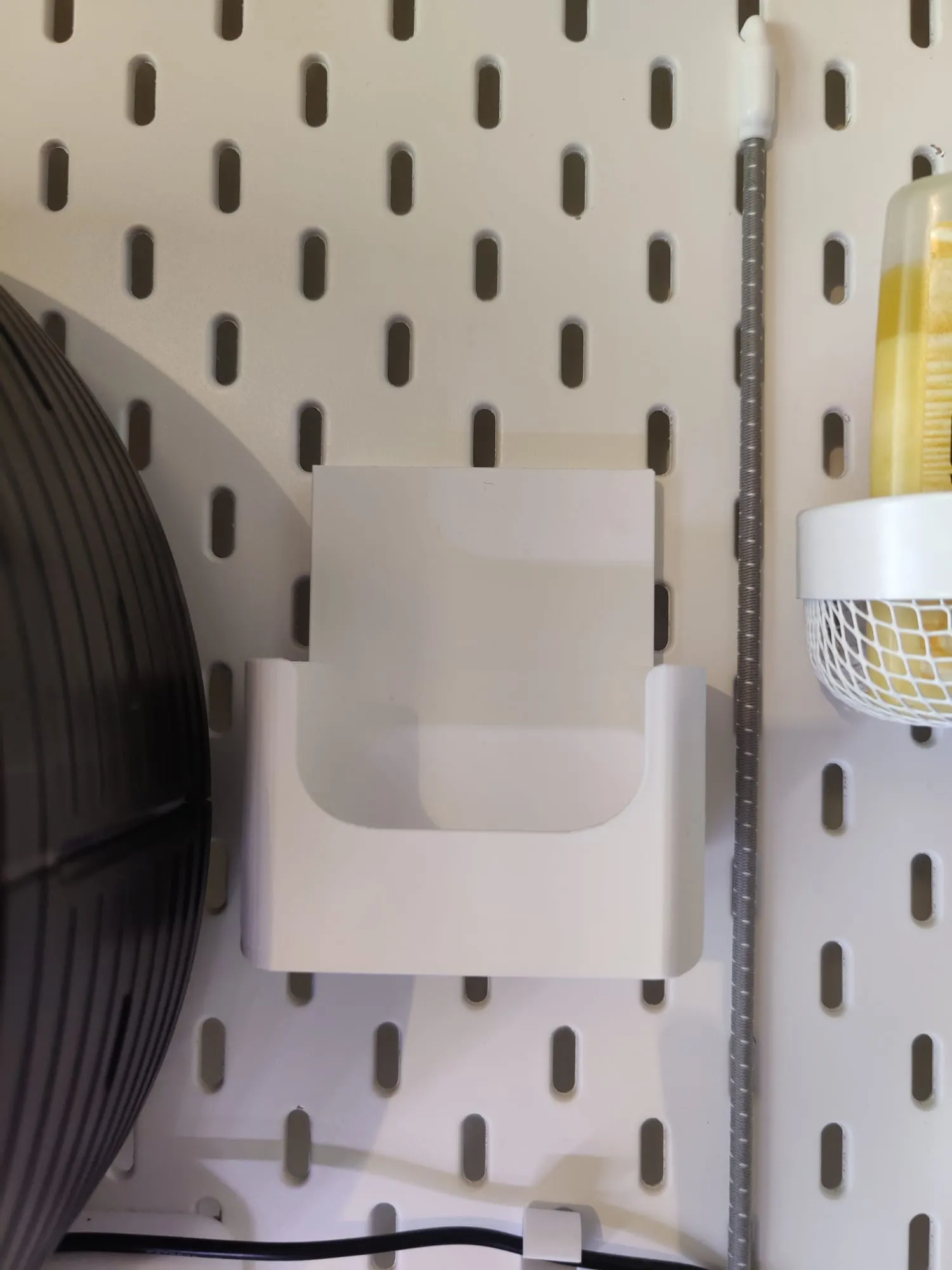 Giá đỡ máy in nhãn Brother P-Touch H-110 cho bảng Skadis Ikea