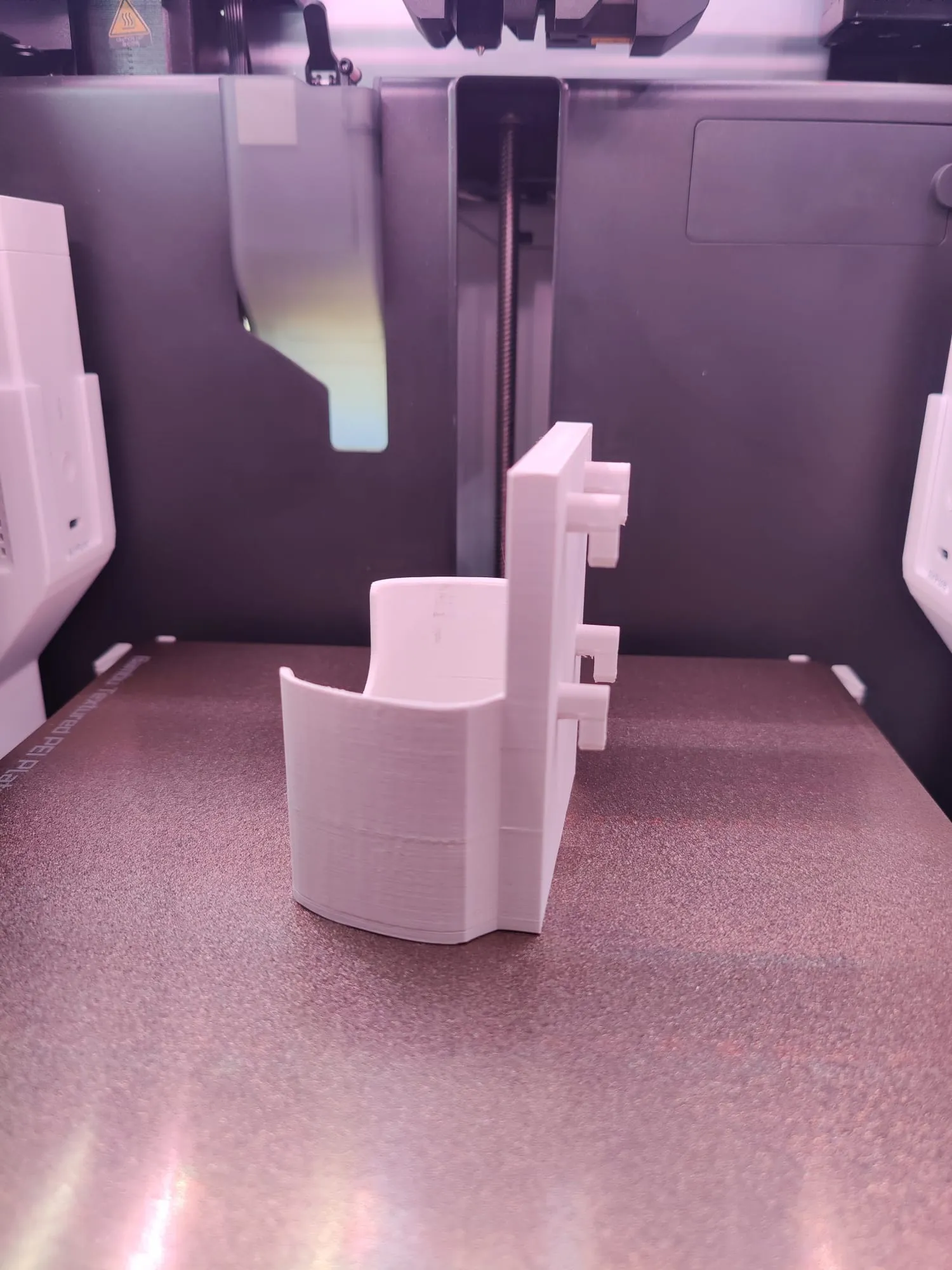 Giá đỡ máy in nhãn Brother P-Touch H-110 cho bảng Skadis Ikea