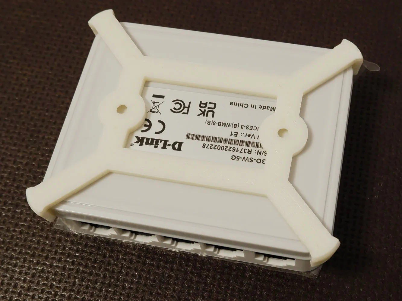 Giá đỡ tường tối giản cho switch D-Link GO-SW-5G