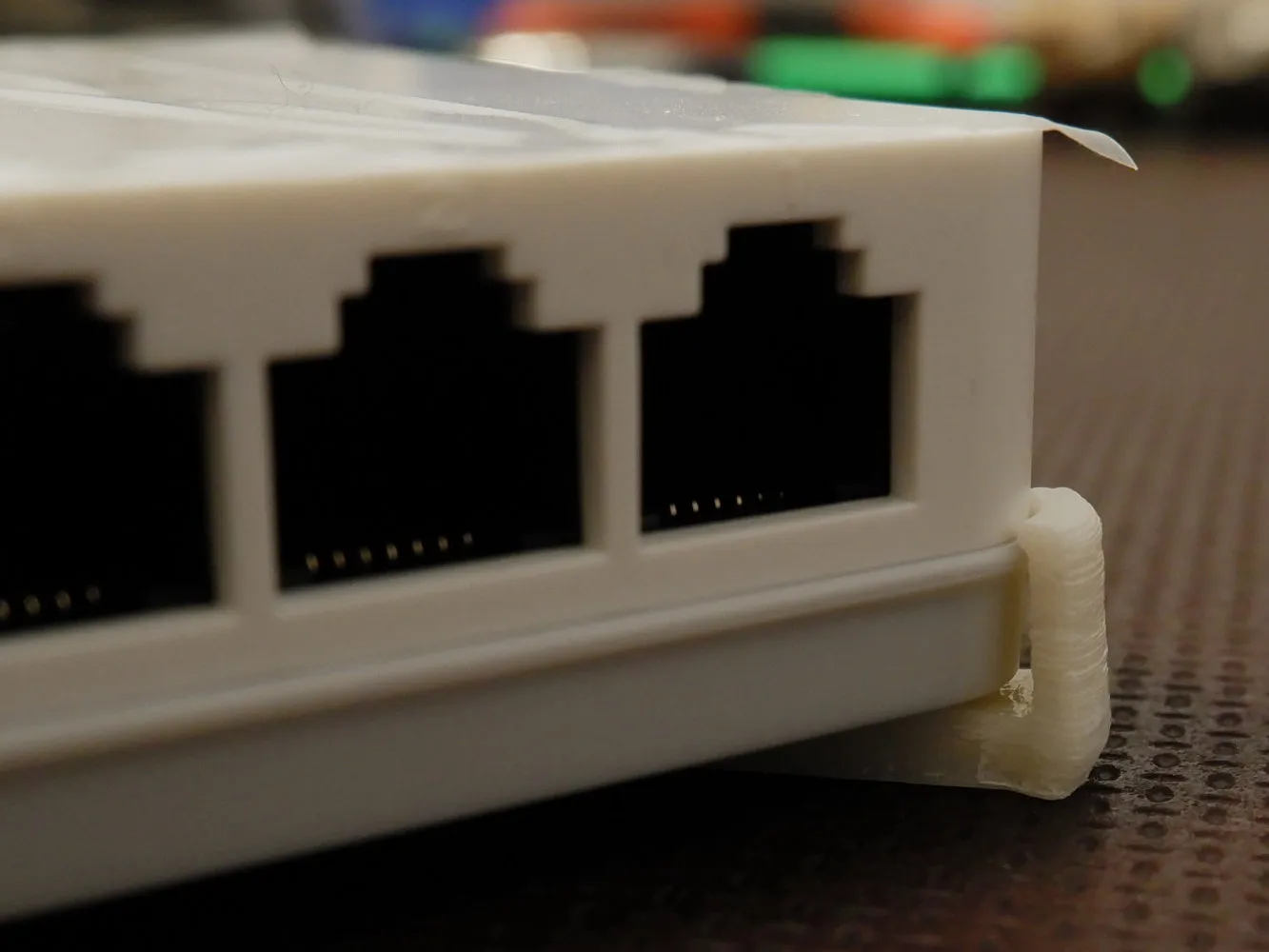 Giá đỡ tường tối giản cho switch D-Link GO-SW-5G