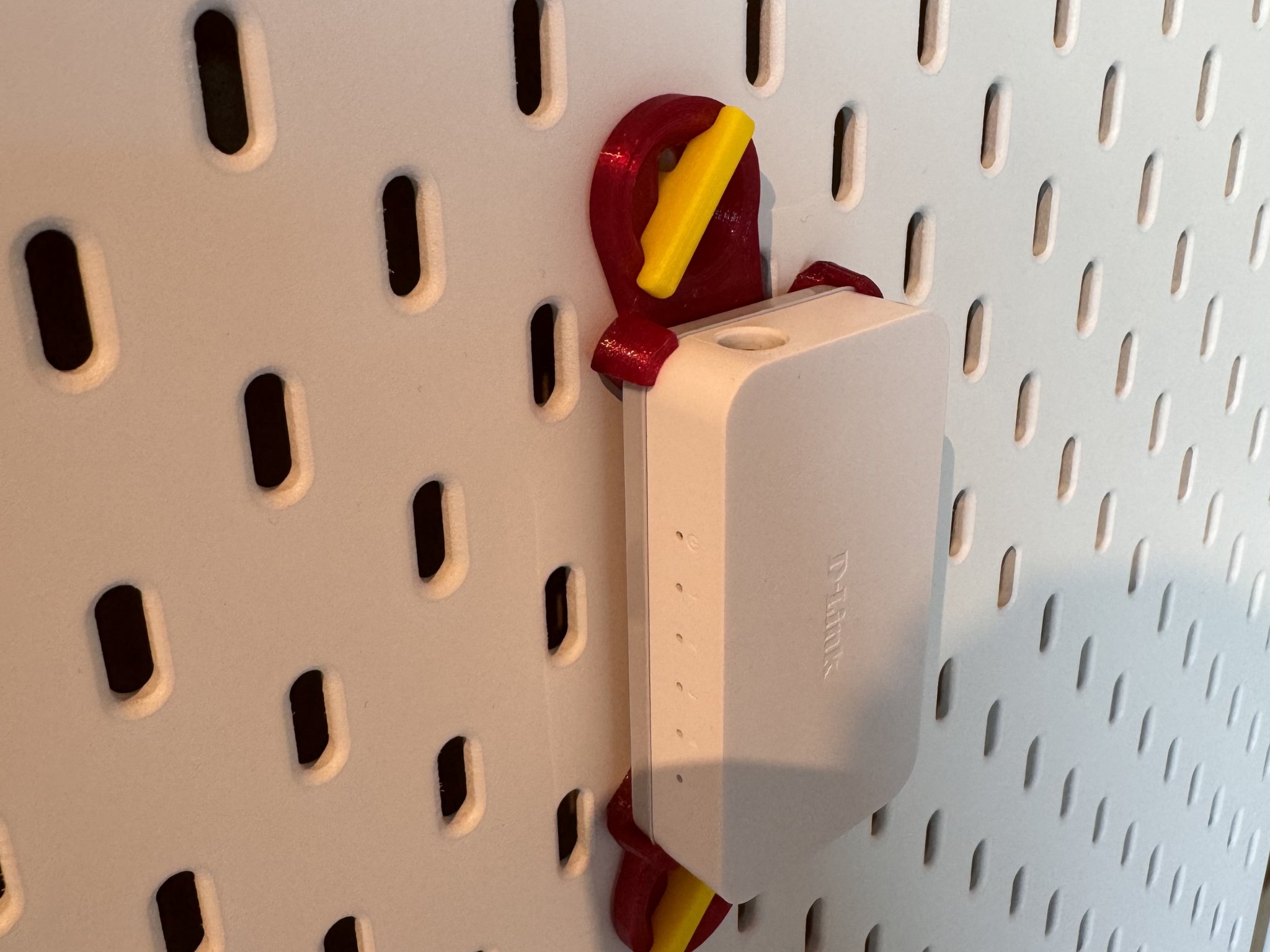 Giá đỡ Skadis cho Switch Ethernet D-Link Go 5 cổng