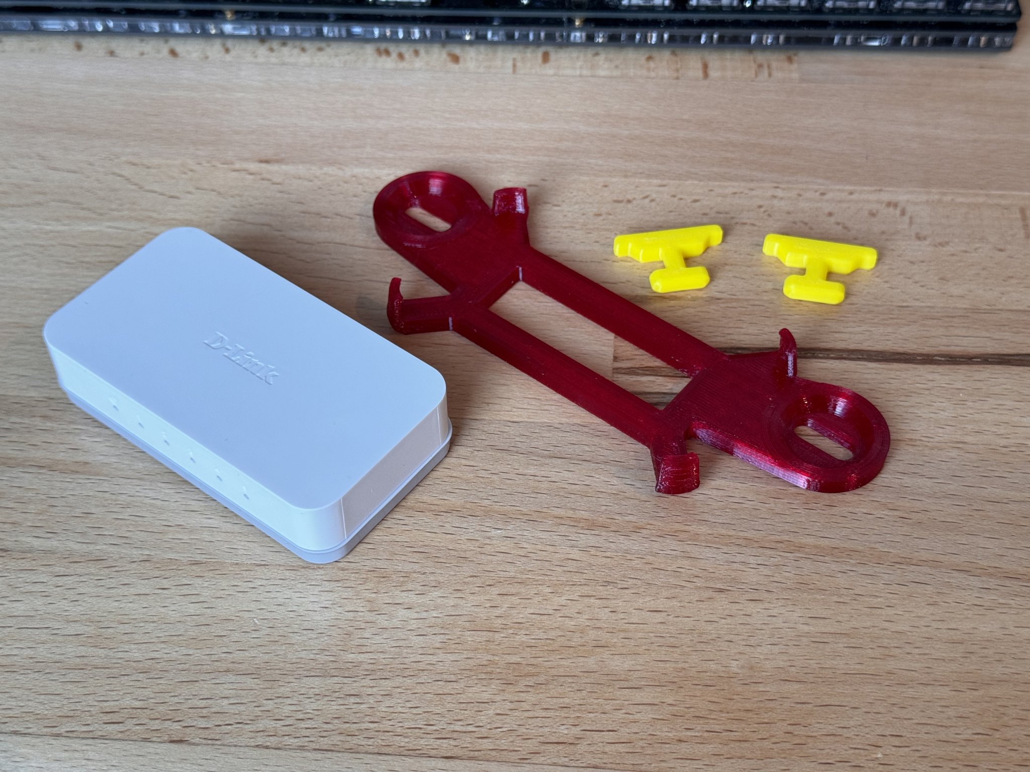 Giá đỡ Skadis cho Switch Ethernet D-Link Go 5 cổng