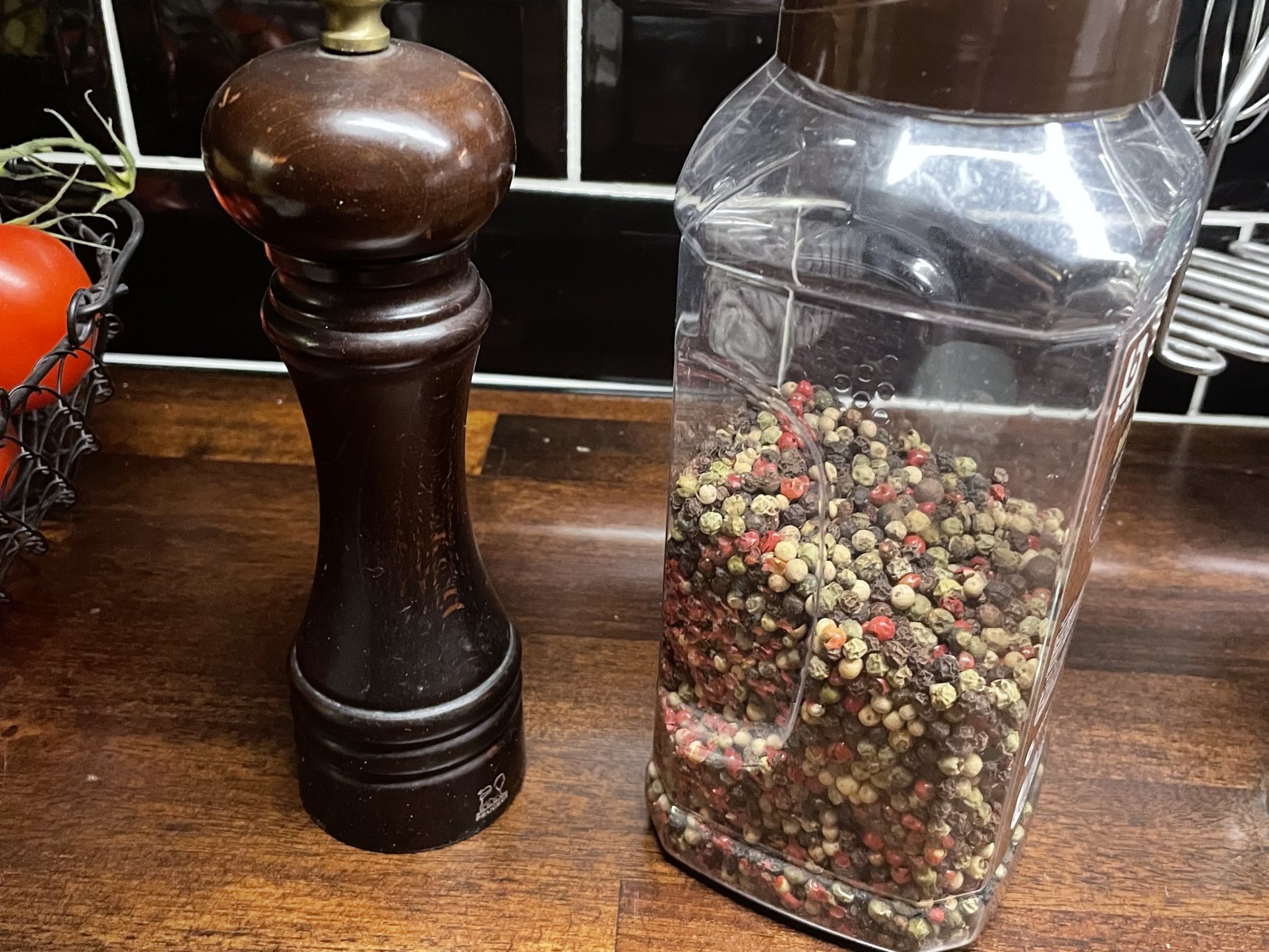 Bình chứa bột tiêu cho cối xay Peugeot