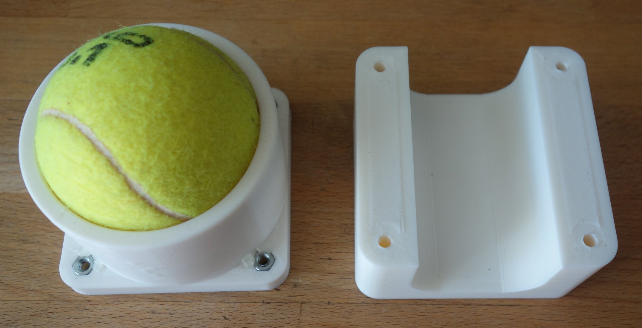 Giá đỡ con lăn massage bóng tennis gắn tường