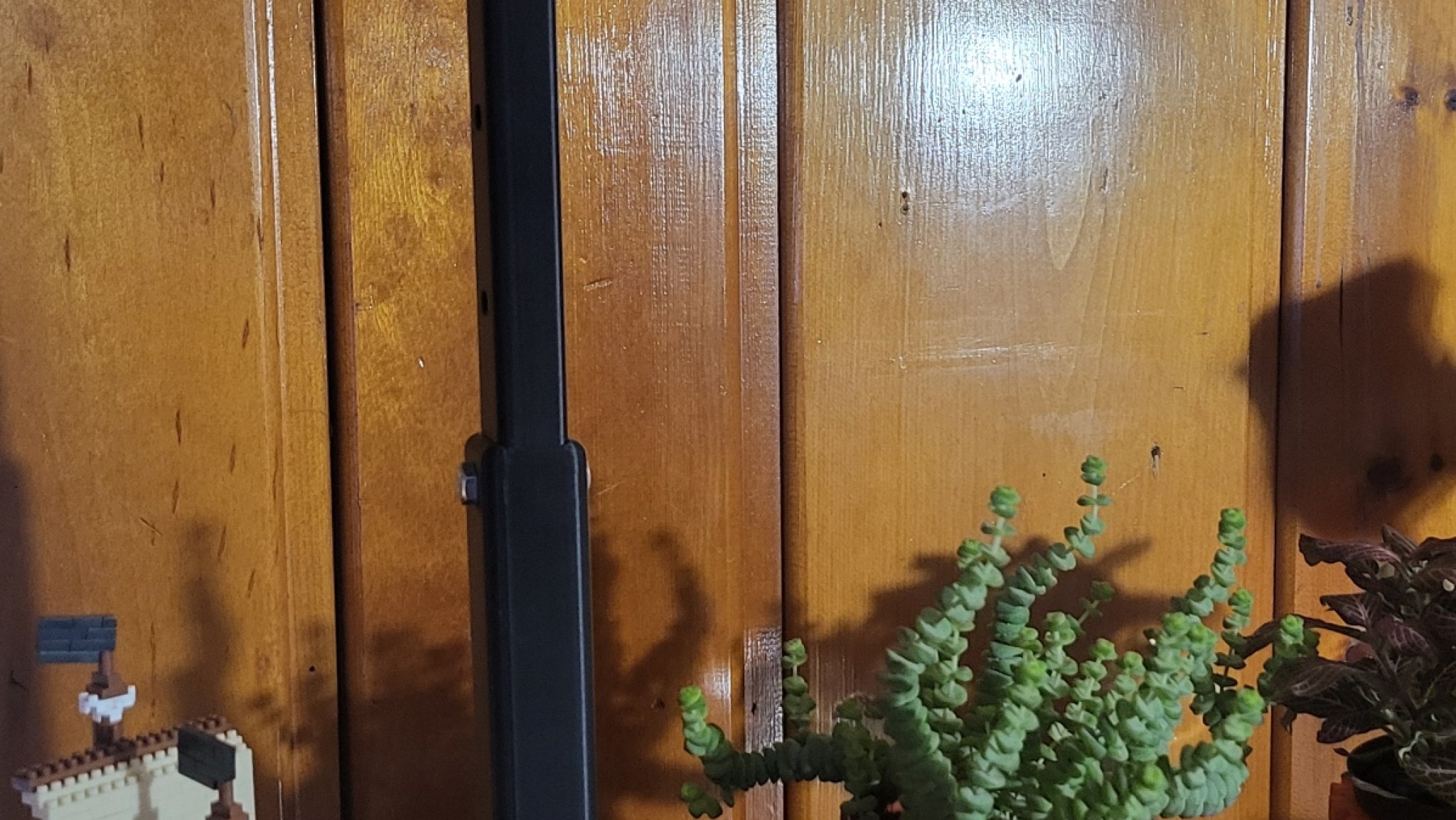 Chân Đế Đèn Tăng Trưởng Cây Barrina T8