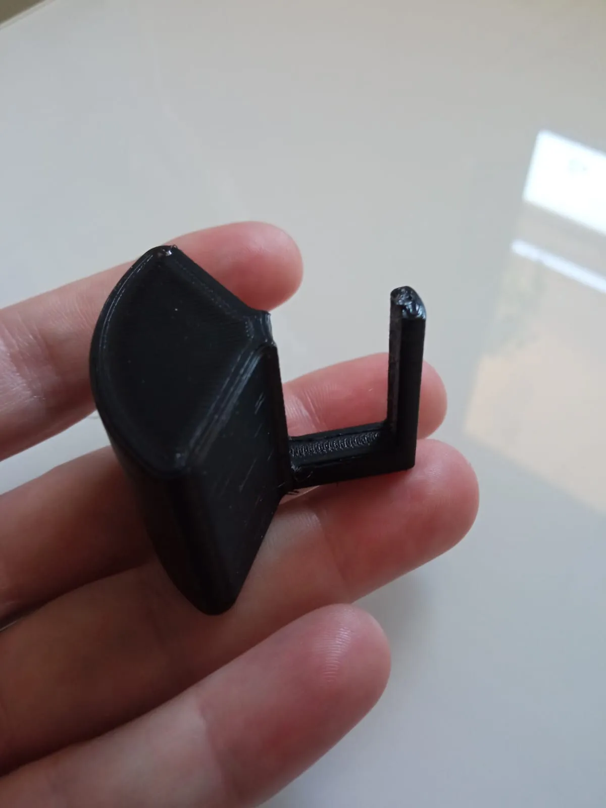 Hỗ trợ giữ cửa mở hoàn toàn bằng bản lề