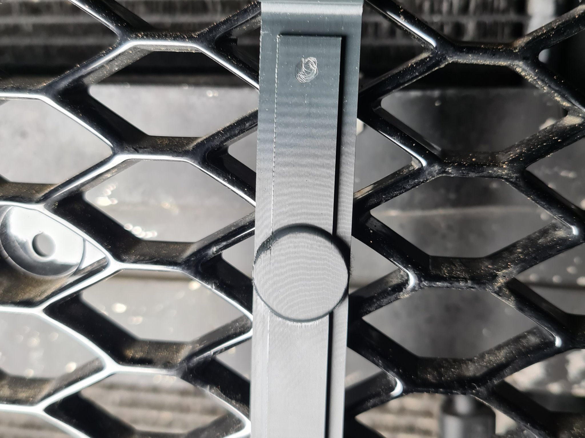 Giá Đỡ Biển Số Cho Lưới Tản Nhiệt Audi RS3 8P