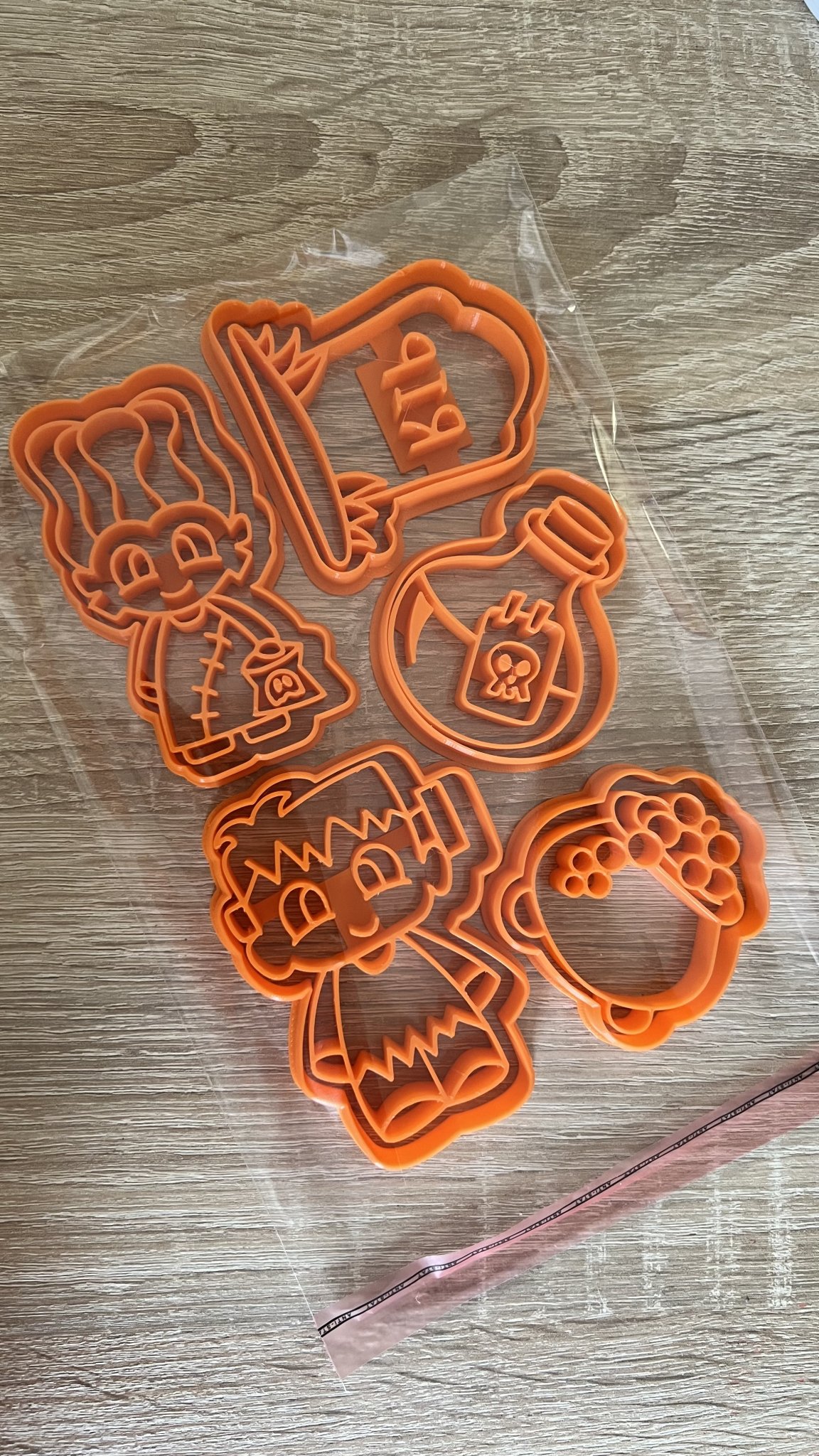 Cutter bánh quy Halloween cho trẻ em