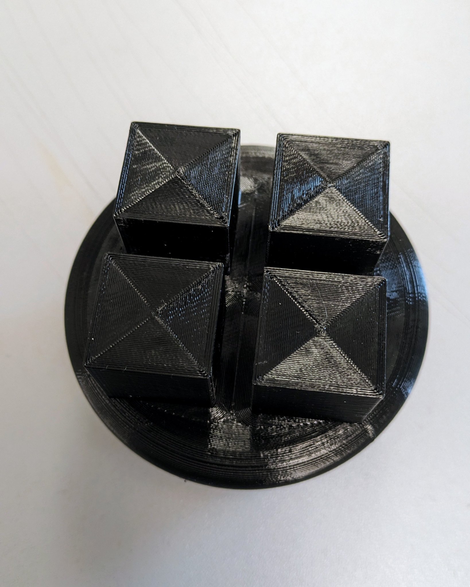 Cái giữ cửa cho cửa có sàn lưới