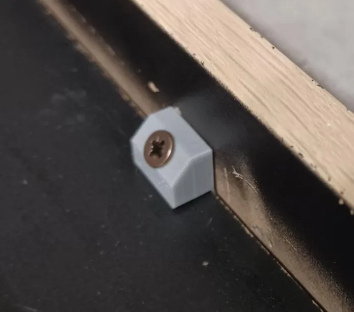 Sửa chữa khung tranh Ikea RIBBA bị hỏng clip gắn phía sau