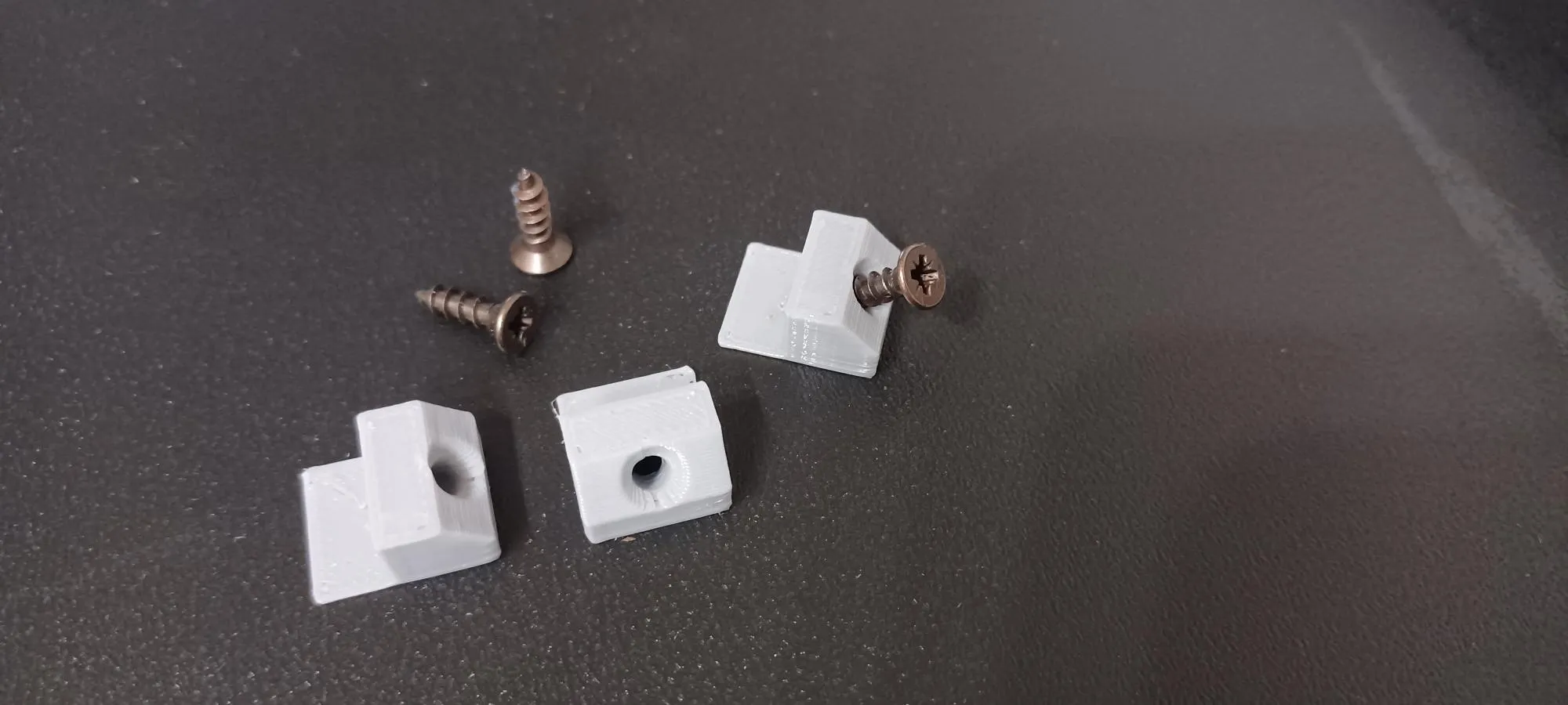 Sửa chữa khung tranh Ikea RIBBA bị hỏng clip gắn phía sau