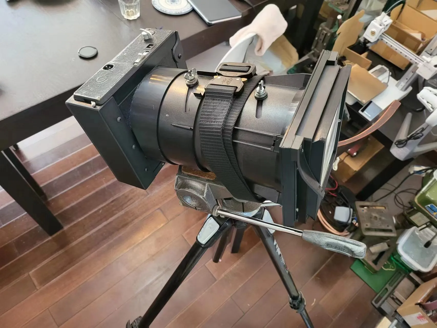 Bộ chuyển đổi SONY 135mm F/1 cho máy ảnh