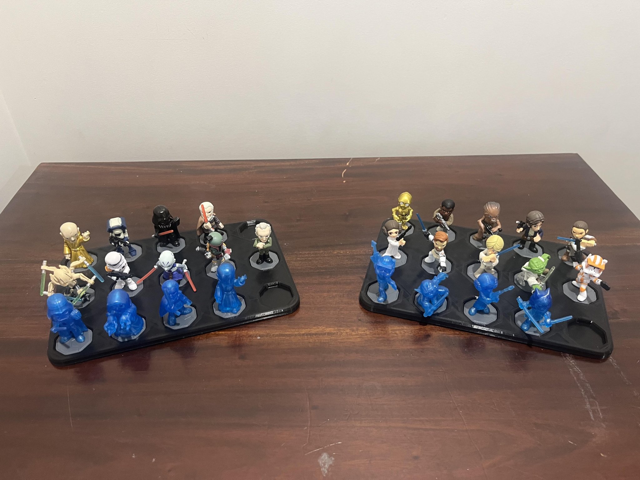 Khay nhân vật cho trò chơi Star Wars Rivals