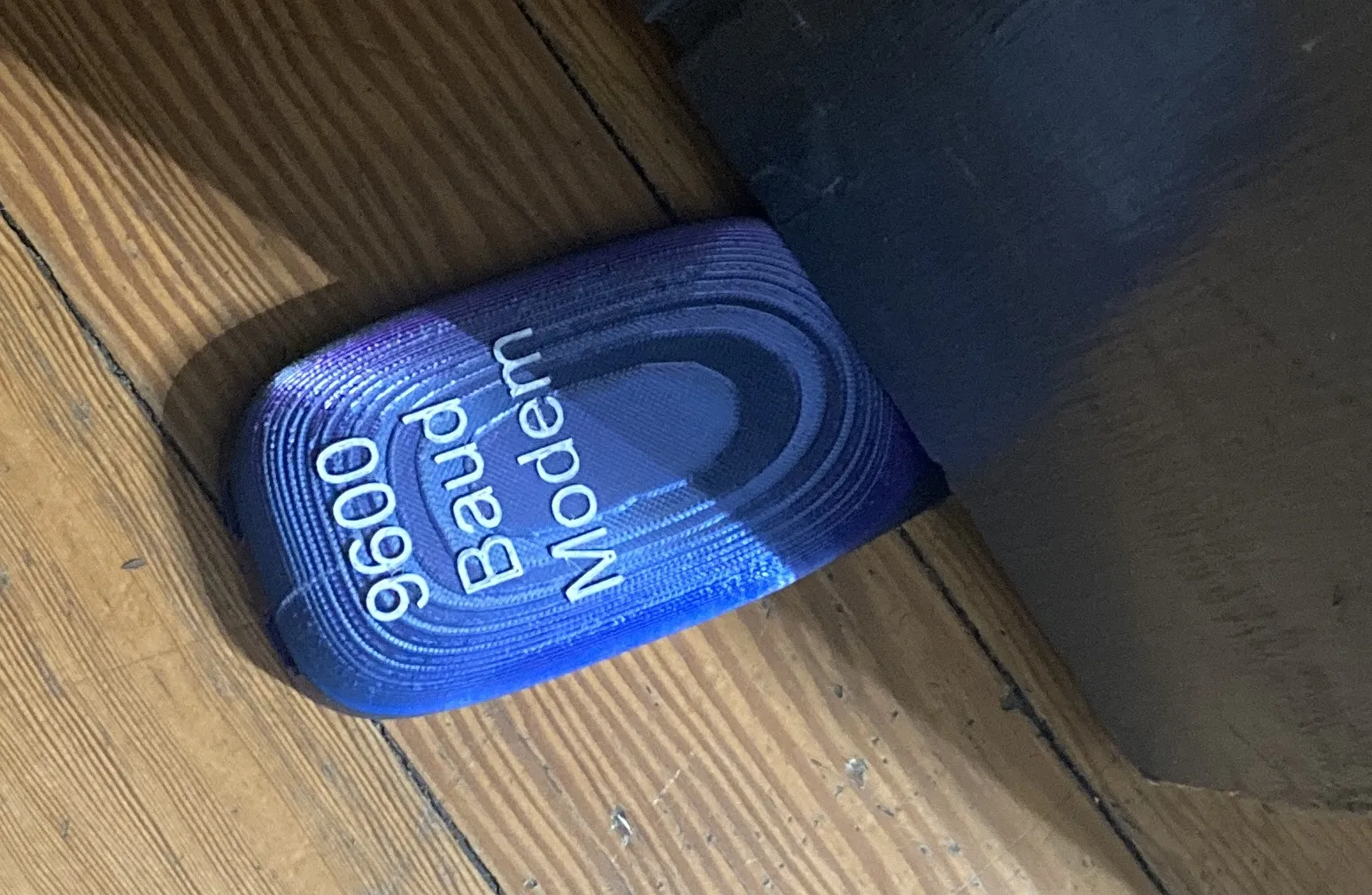 Chặn cửa mô hình modem 9600 baud độc đáo