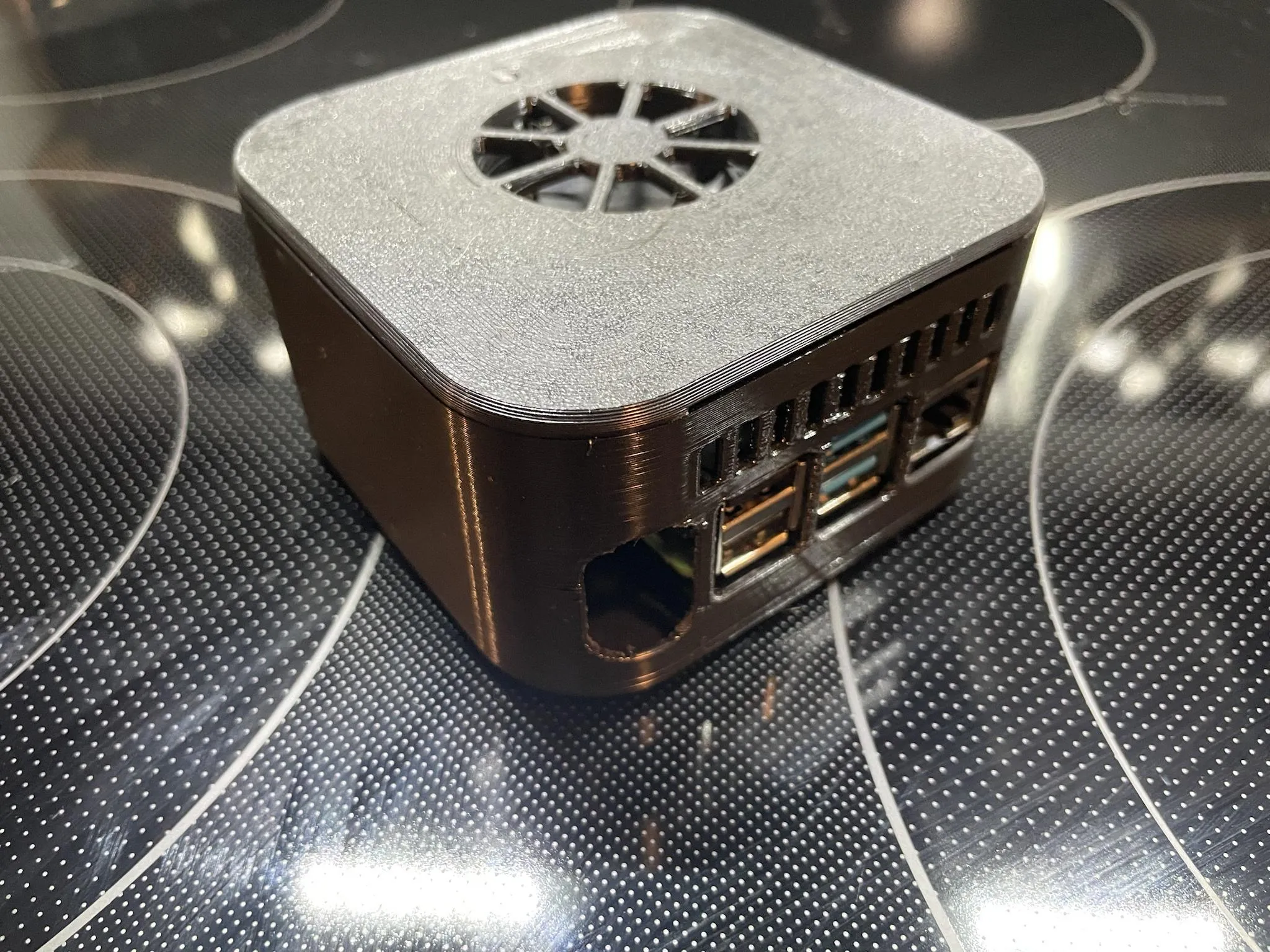 Vỏ Raspberry Pi 4b phong cách AppleTV