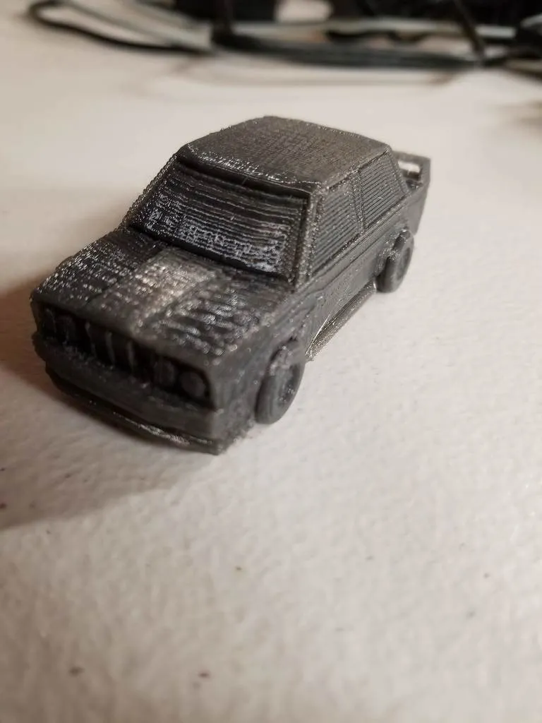 Xe đua rally low poly với bánh in liền