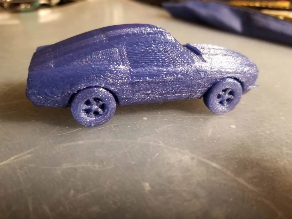 Ford Mustang với bánh xe di chuyển in liền