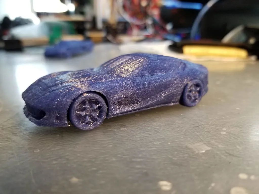 Ferrari 812 Superfast với bánh xe chuyển động in liền