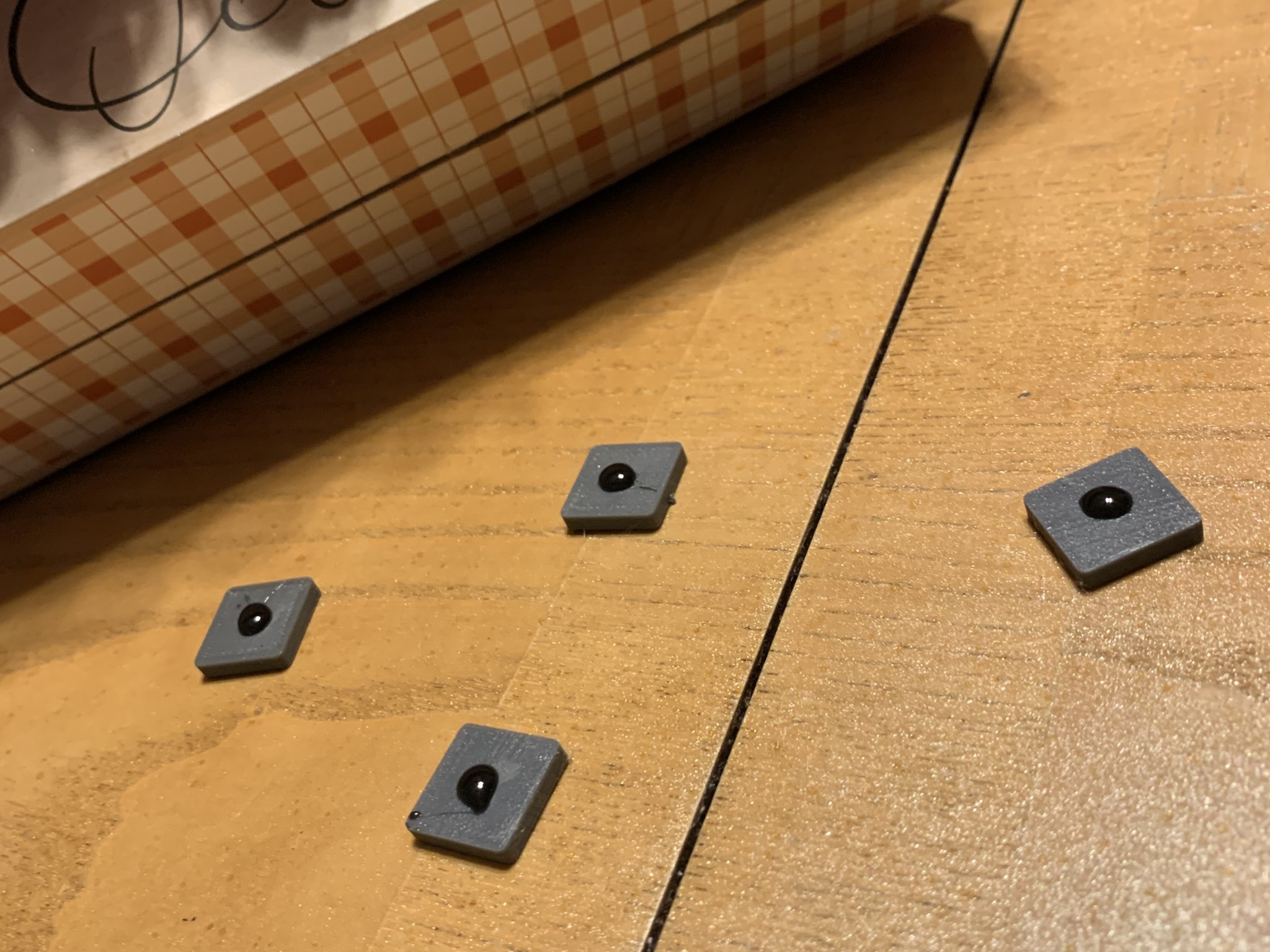 Bộ chân cao su TPU hình vuông 15mm bảo vệ đồ nội thất