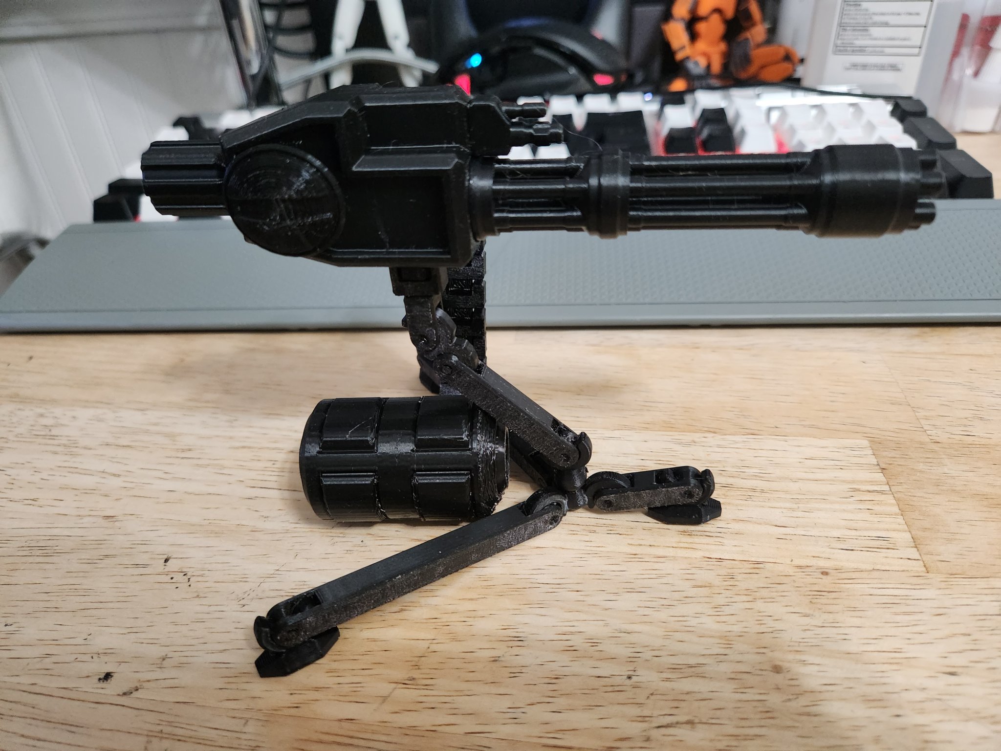 Robot Bảo Vệ Số 13 May Mắn