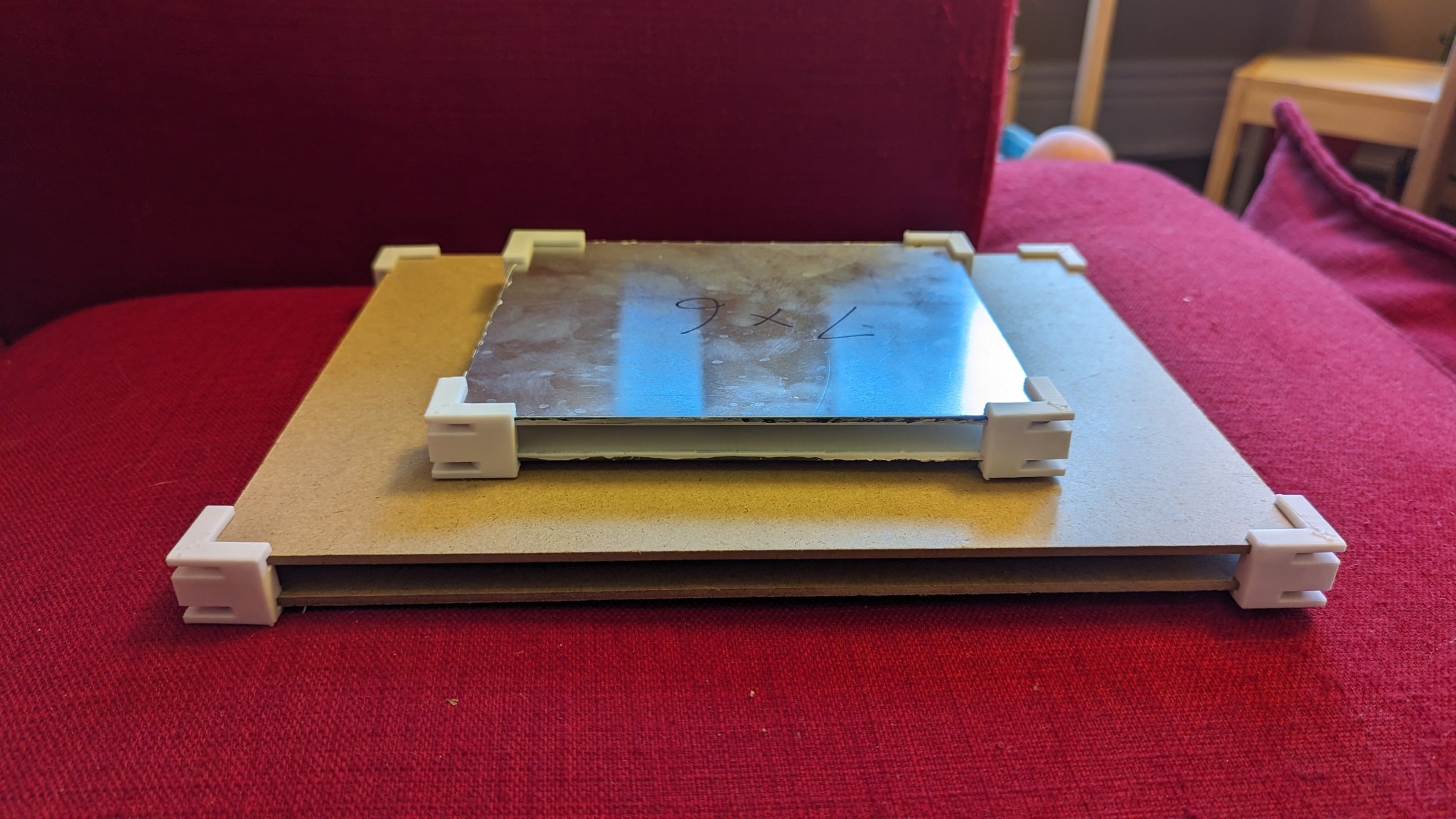 Góc đỡ bảng nghệ thuật ướt cho ván cứng 3mm