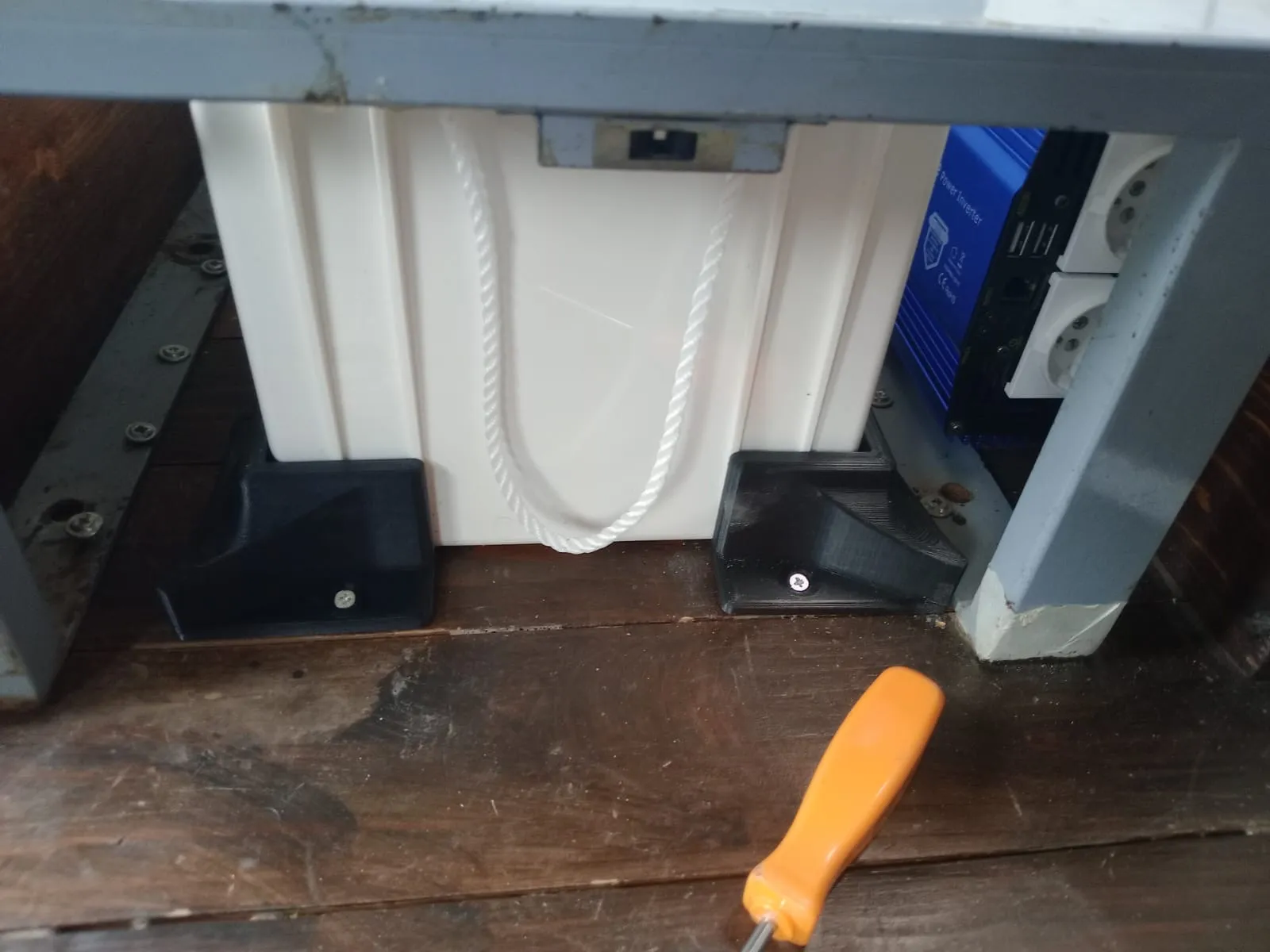 Góc khóa đa năng cho ắc quy dịch vụ xe cắm trại