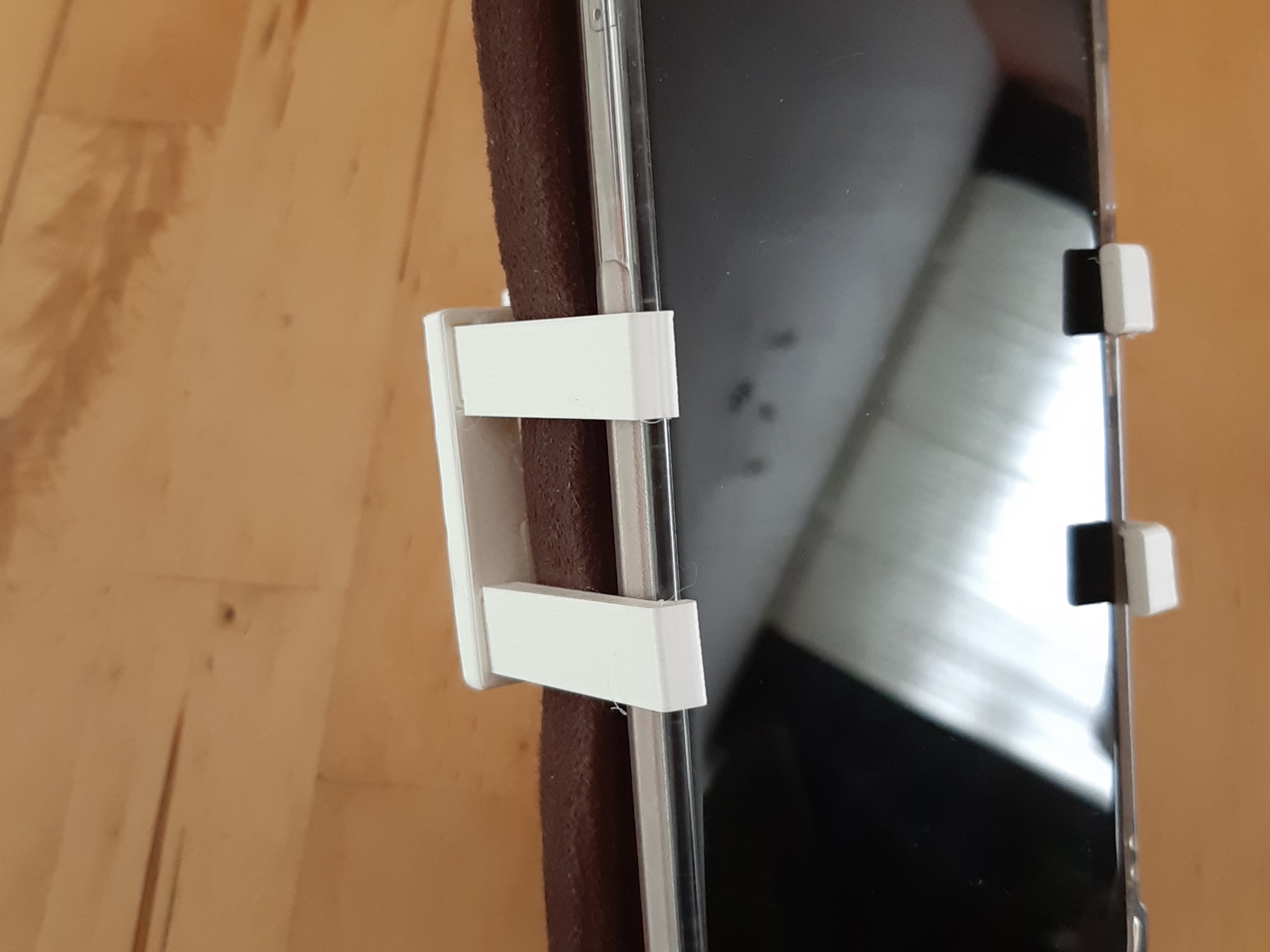 Giá đỡ điện thoại đơn giản cho xe đạp kiểu kệ sách