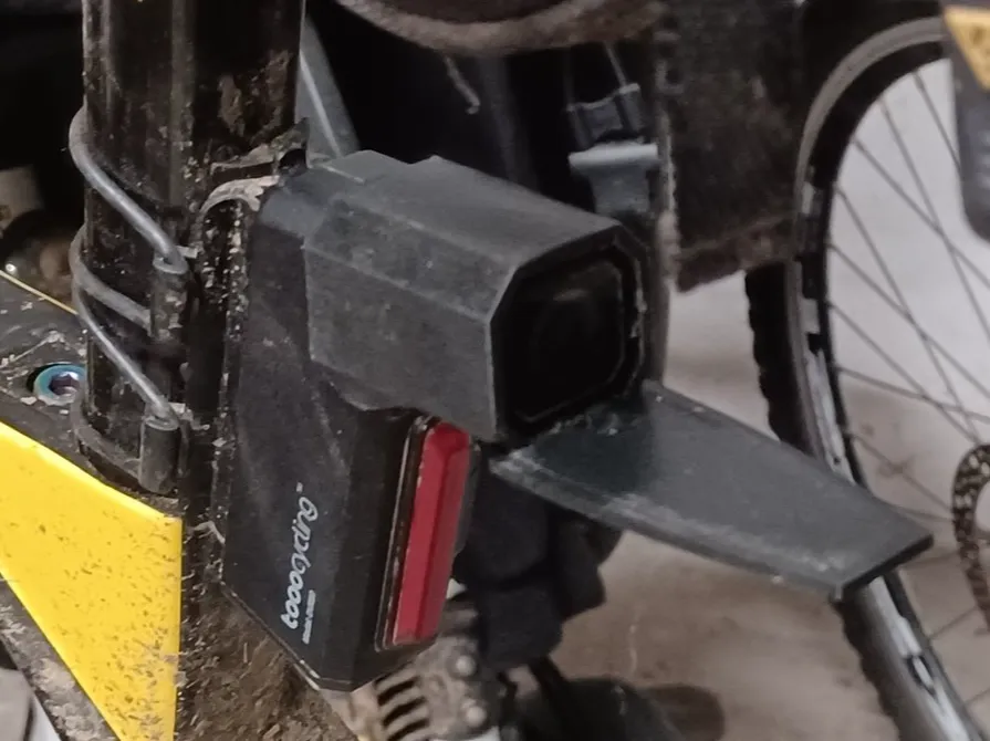 Bảo vệ ống kính camera cho xe đạp trong thời tiết ẩm ướt