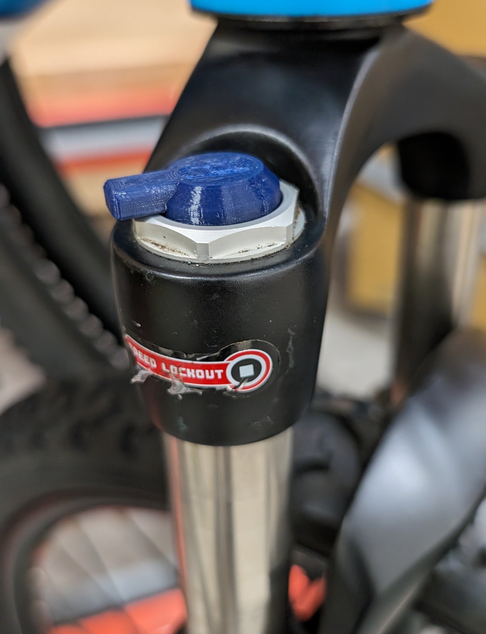 Cần Gạt Khóa Phuộc SUNTOUR