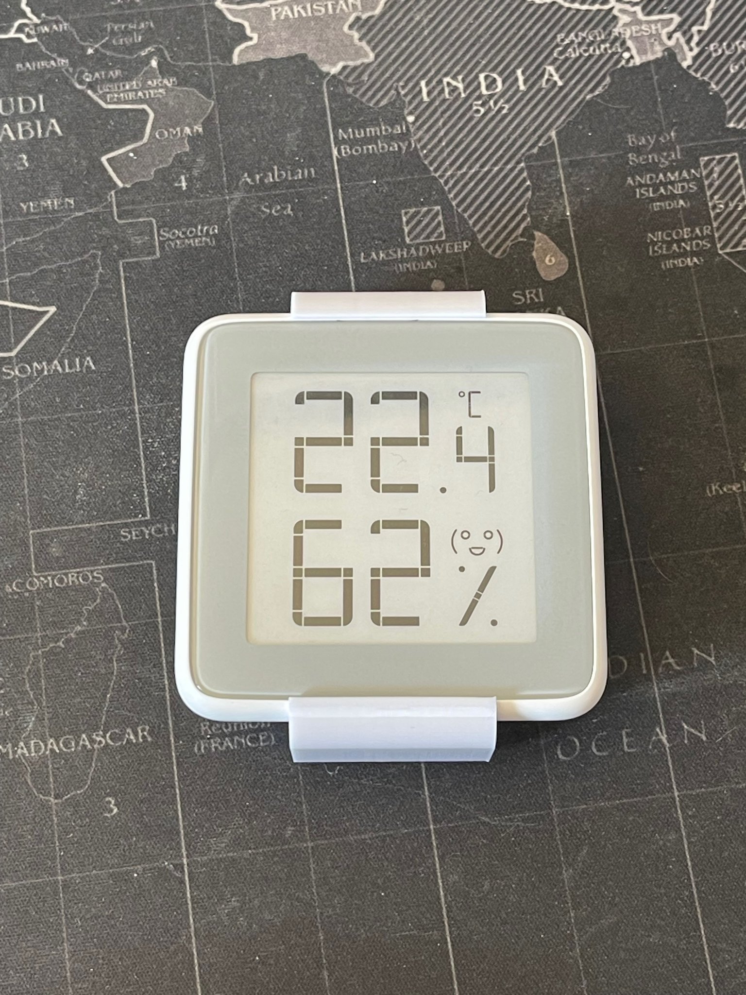 Giá đỡ treo tường cho đồng hồ đo nhiệt độ và độ ẩm Mi...