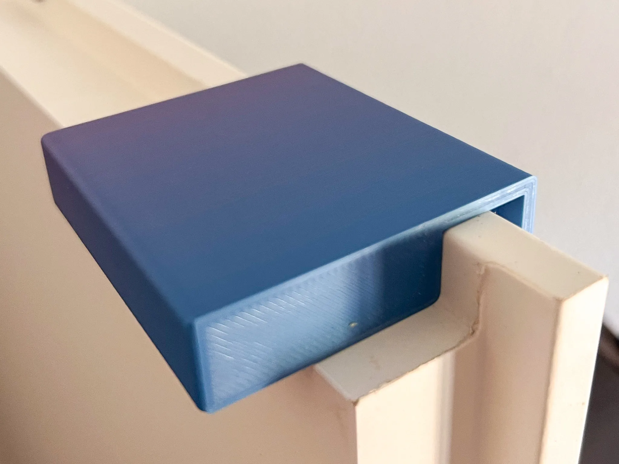 Giữ khoảng cách cửa với thiết bị Door Gap Keeper