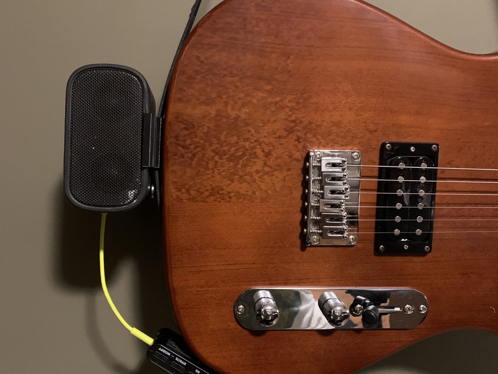 Giá đỡ dây đeo đàn guitar cho UE Boombox