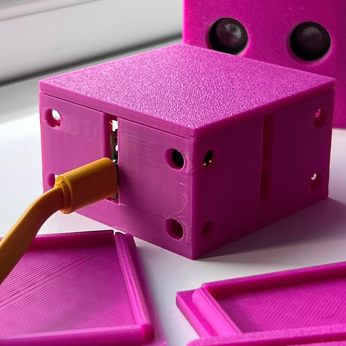 Hộp đựng PICO và cảm biến cho nguyên mẫu người tiêu dùng