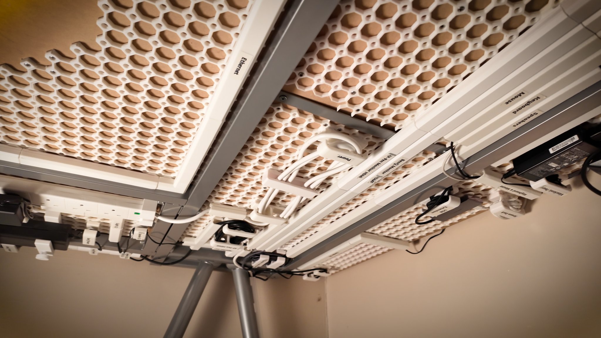 Underware - Giải pháp quản lý cáp tối ưu